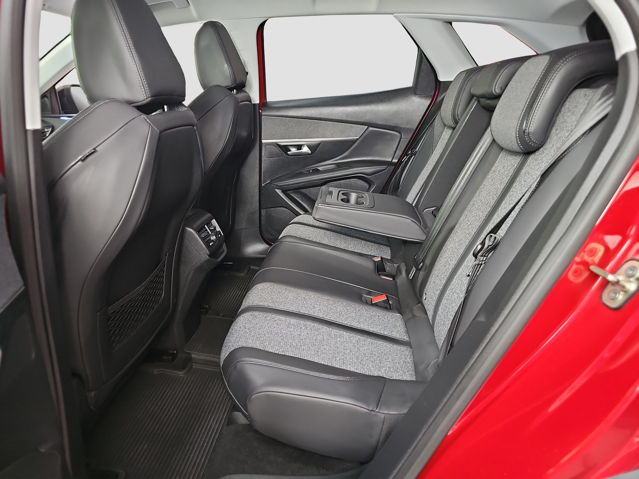 
								Peugeot 3008 T0P/N0V/MALA K.M full									