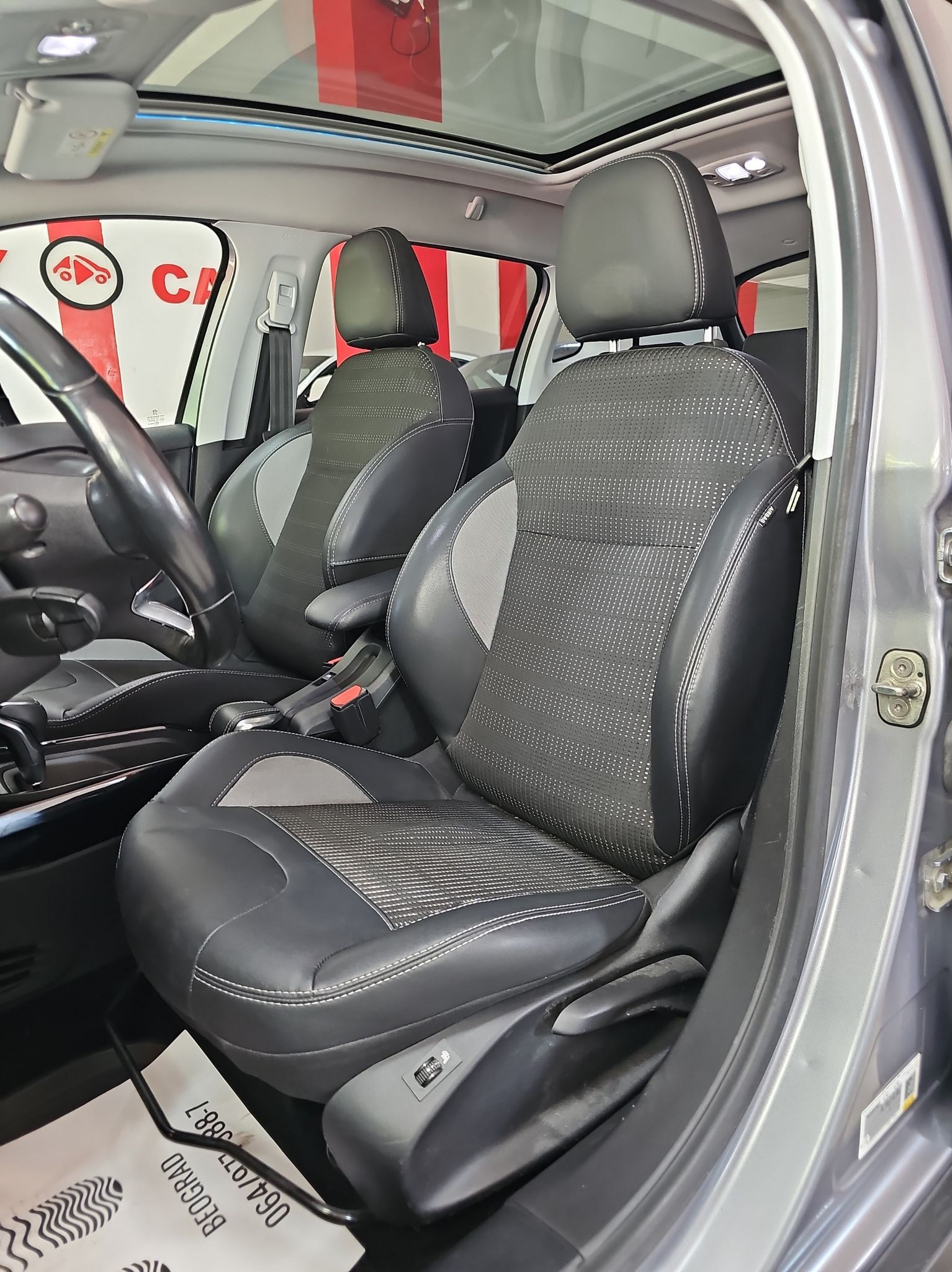
								Peugeot 2008 AUT0/PANO full									