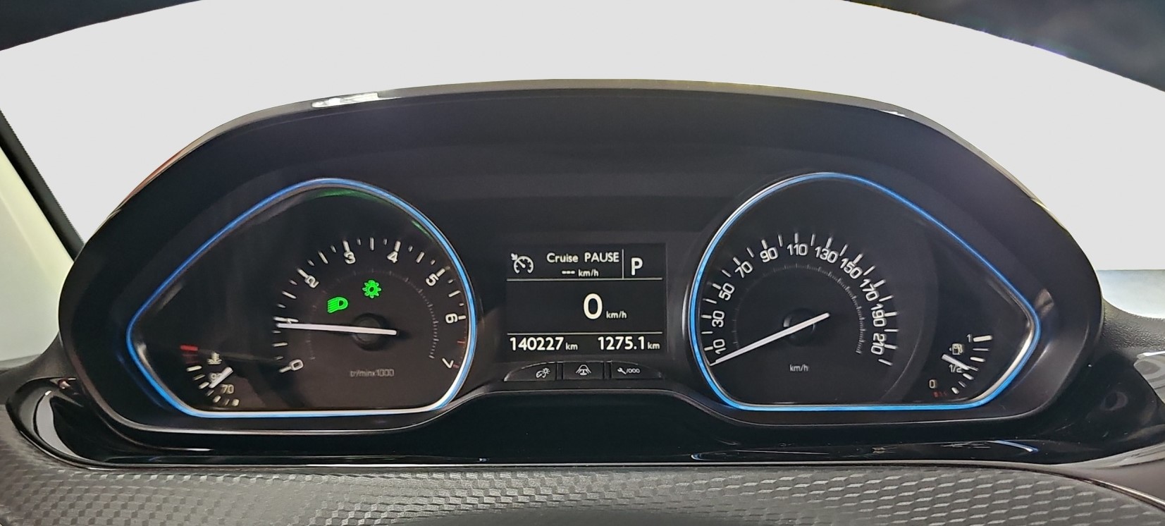 
								Peugeot 2008 AUT0/PANO full									
