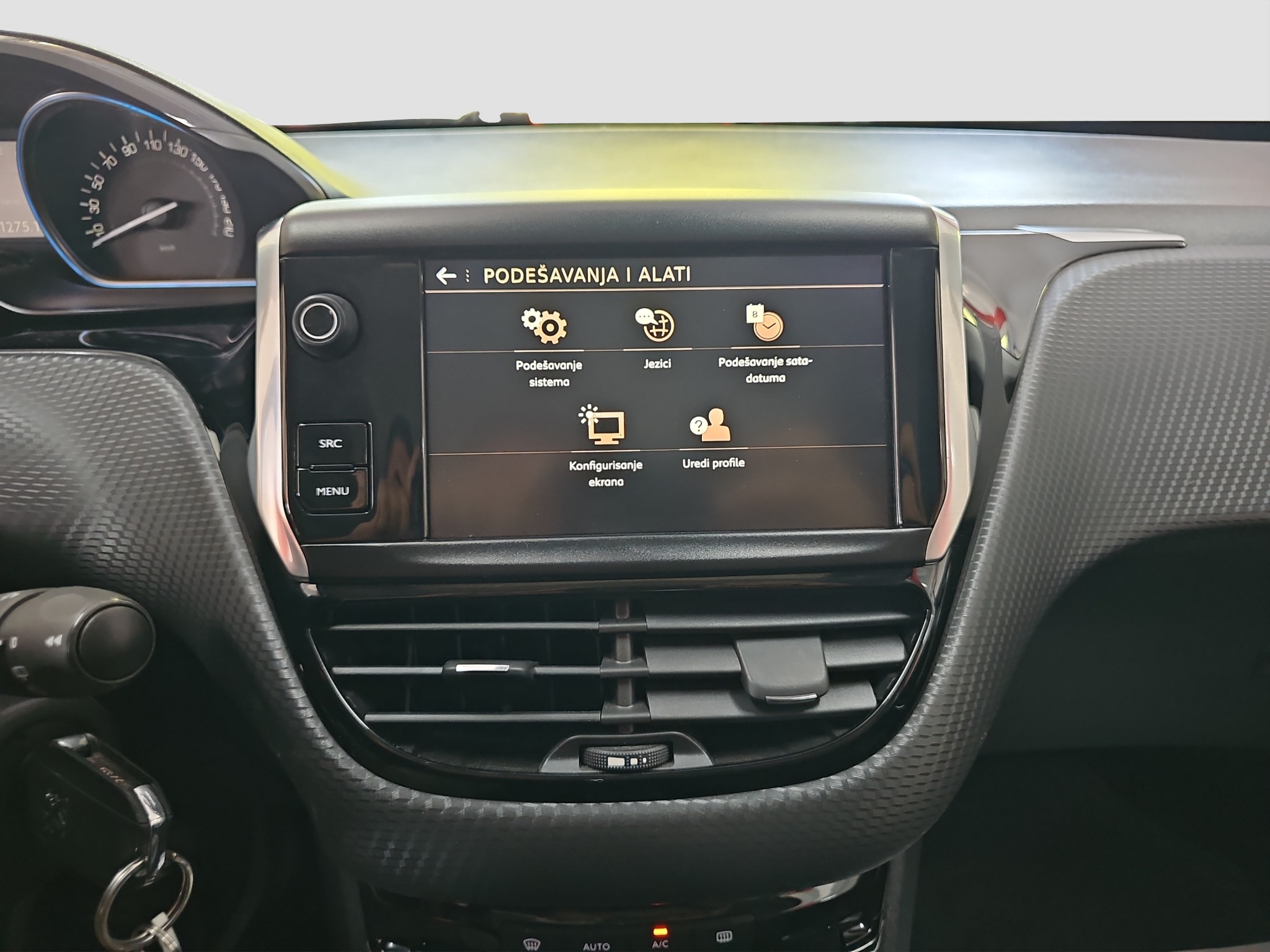 
								Peugeot 2008 AUT0/PANO full									