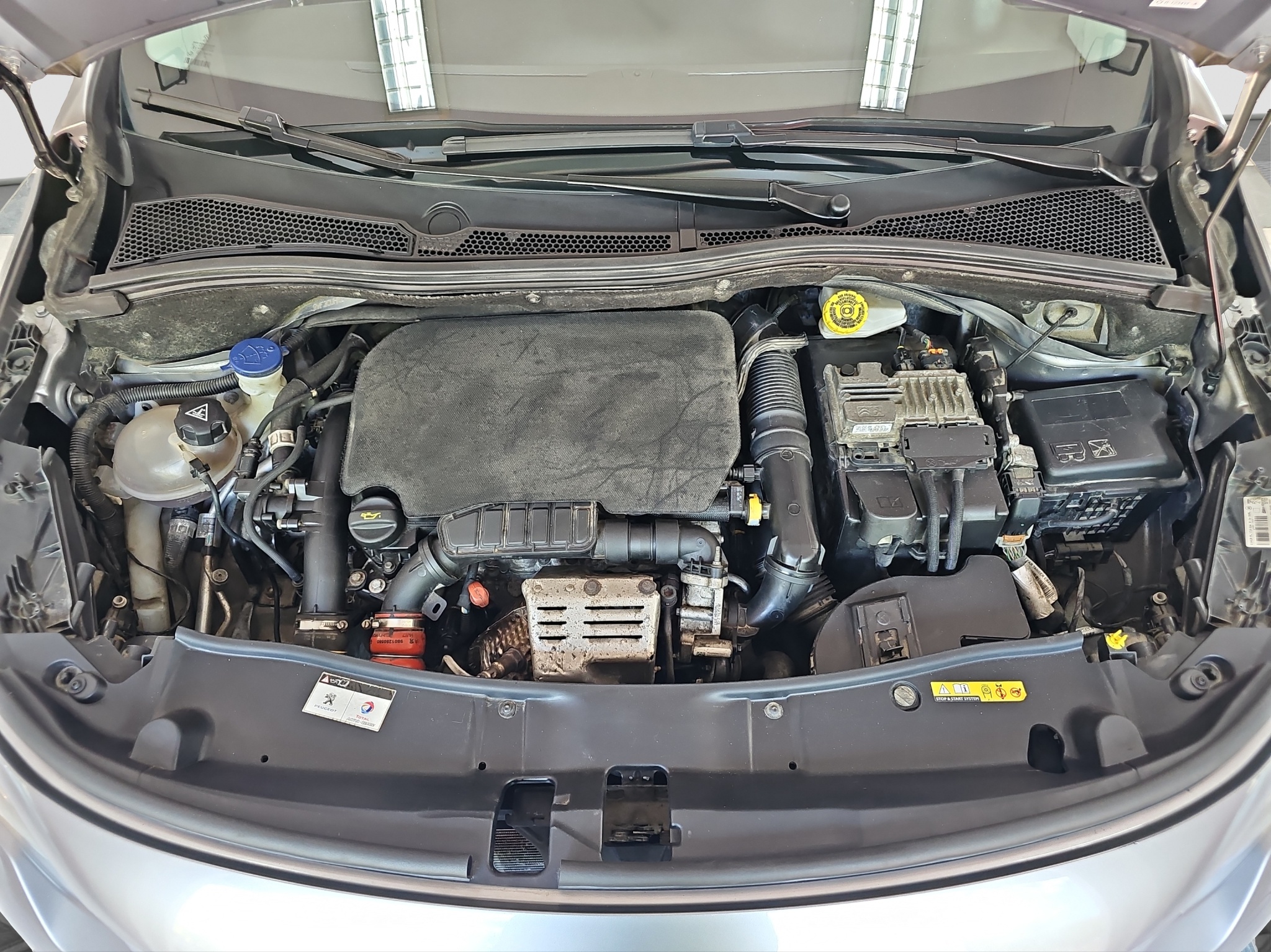 
								Peugeot 2008 AUT0/PANO full									