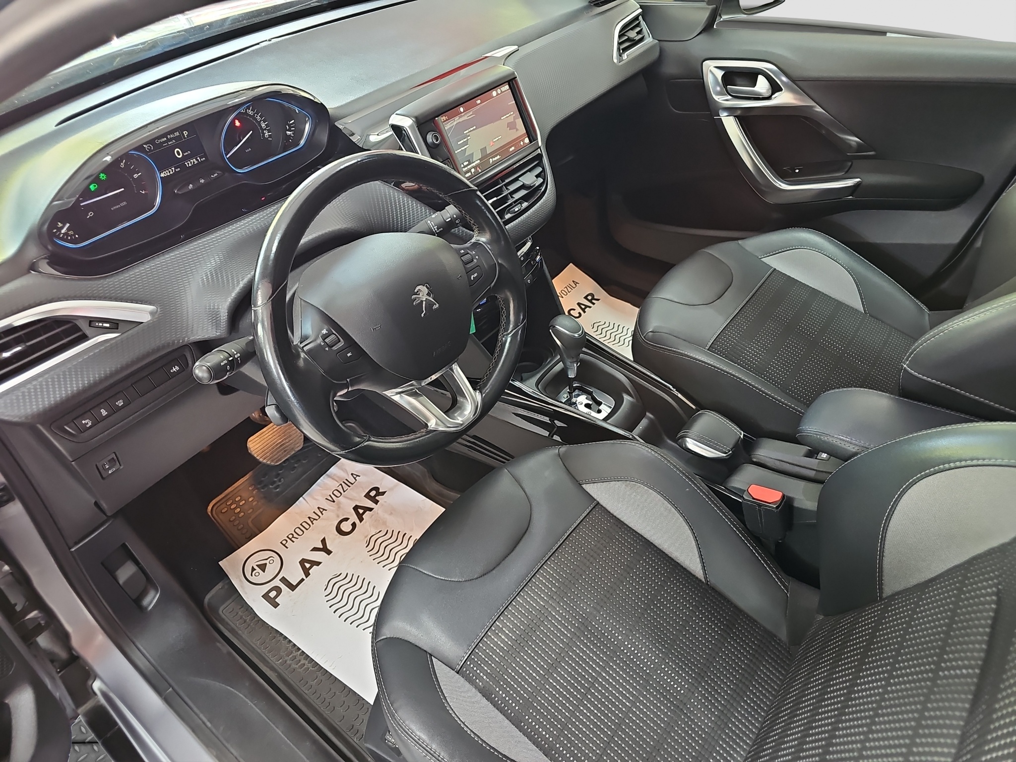 
								Peugeot 2008 AUT0/PANO full									