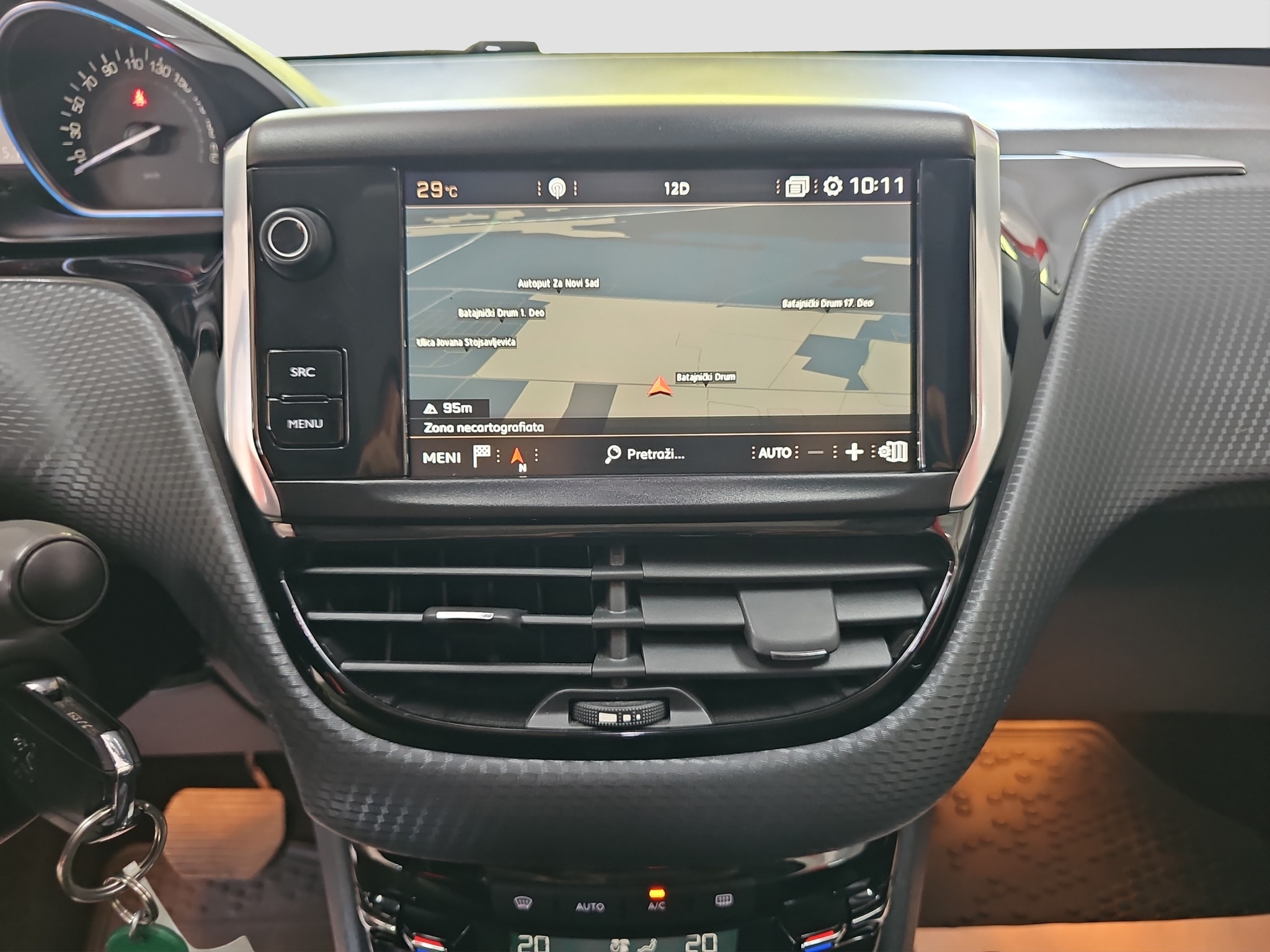 
								Peugeot 2008 AUT0/PANO full									