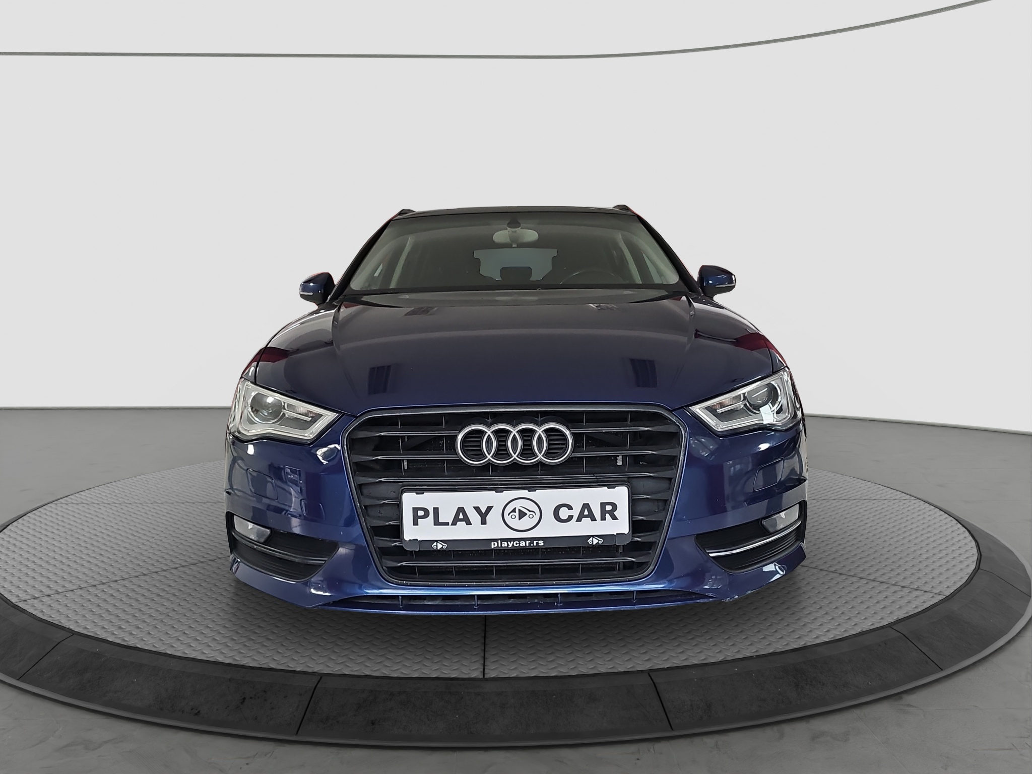 
								Audi A3 S-tronic full									