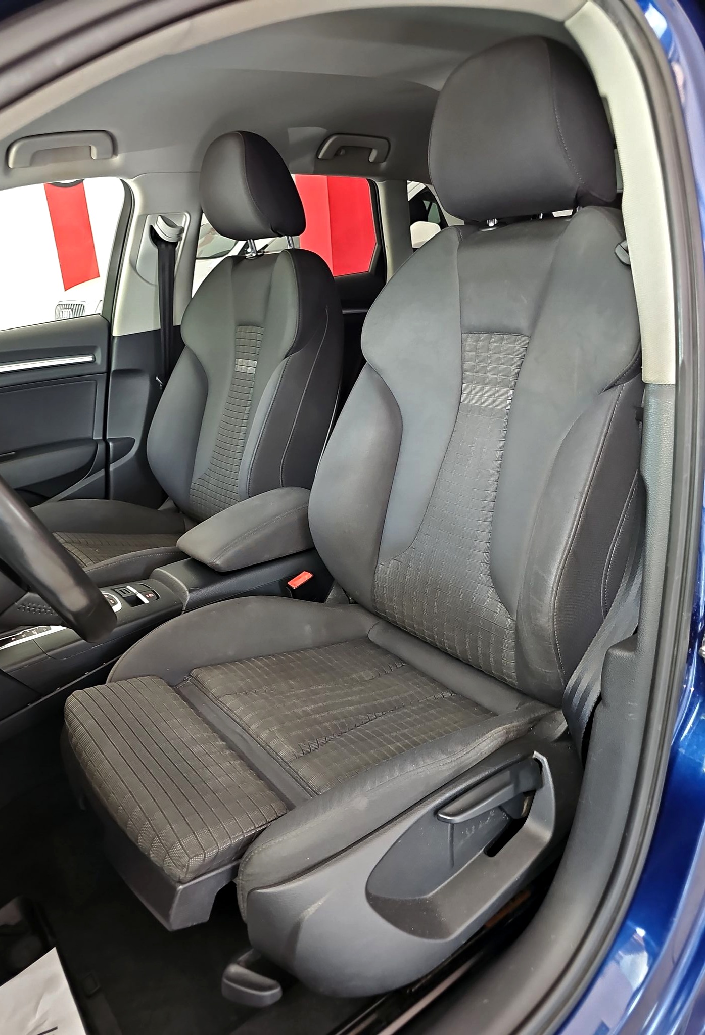 
								Audi A3 S-tronic full									