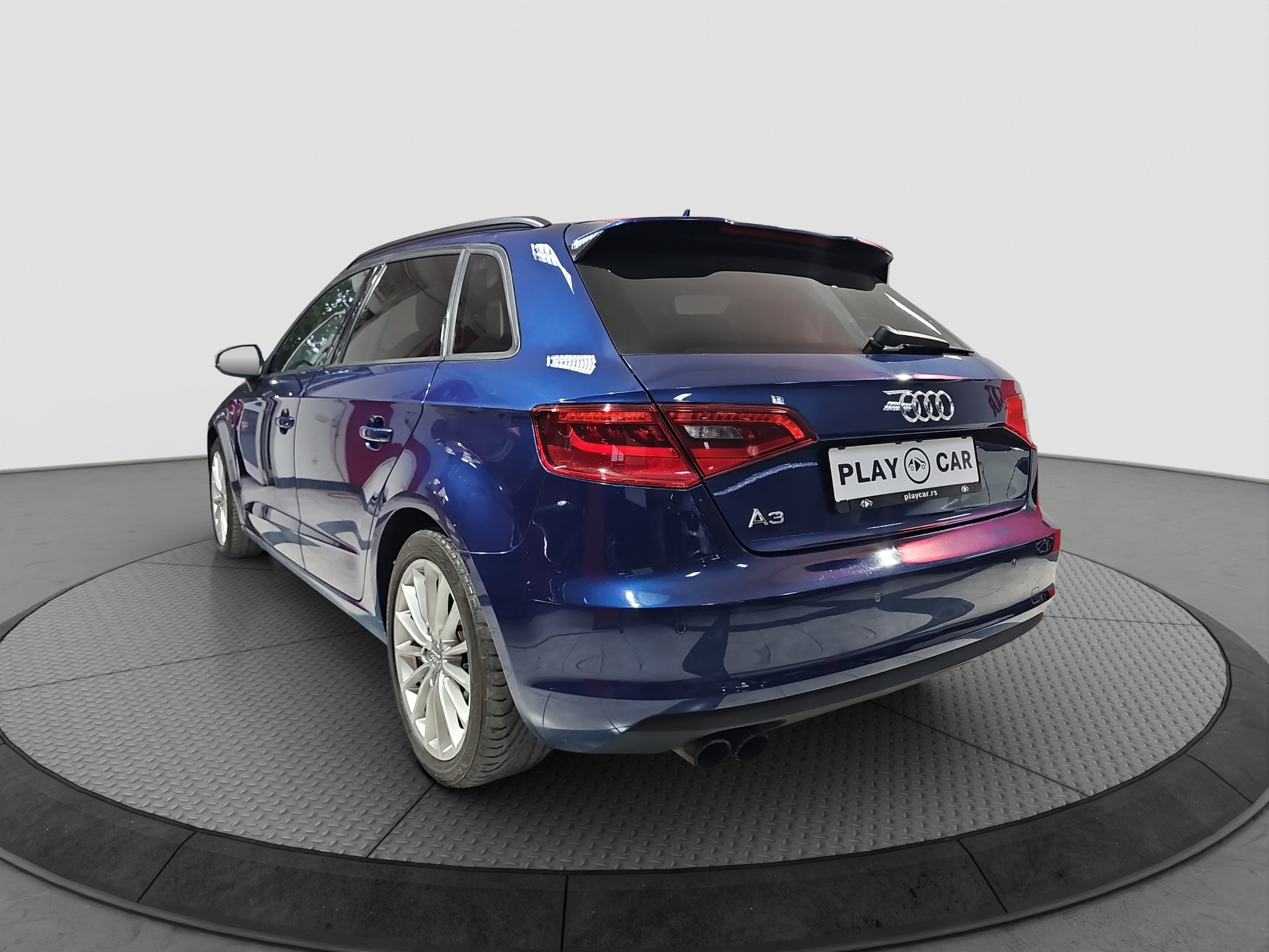
								Audi A3 S-tronic full									