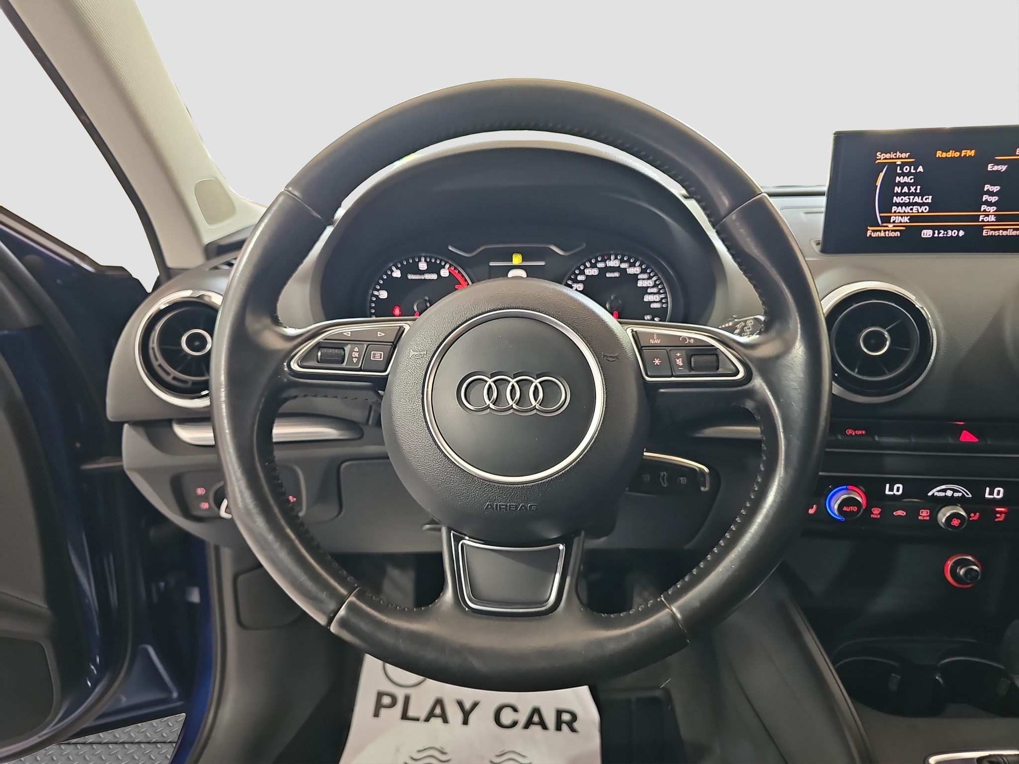 
								Audi A3 S-tronic full									