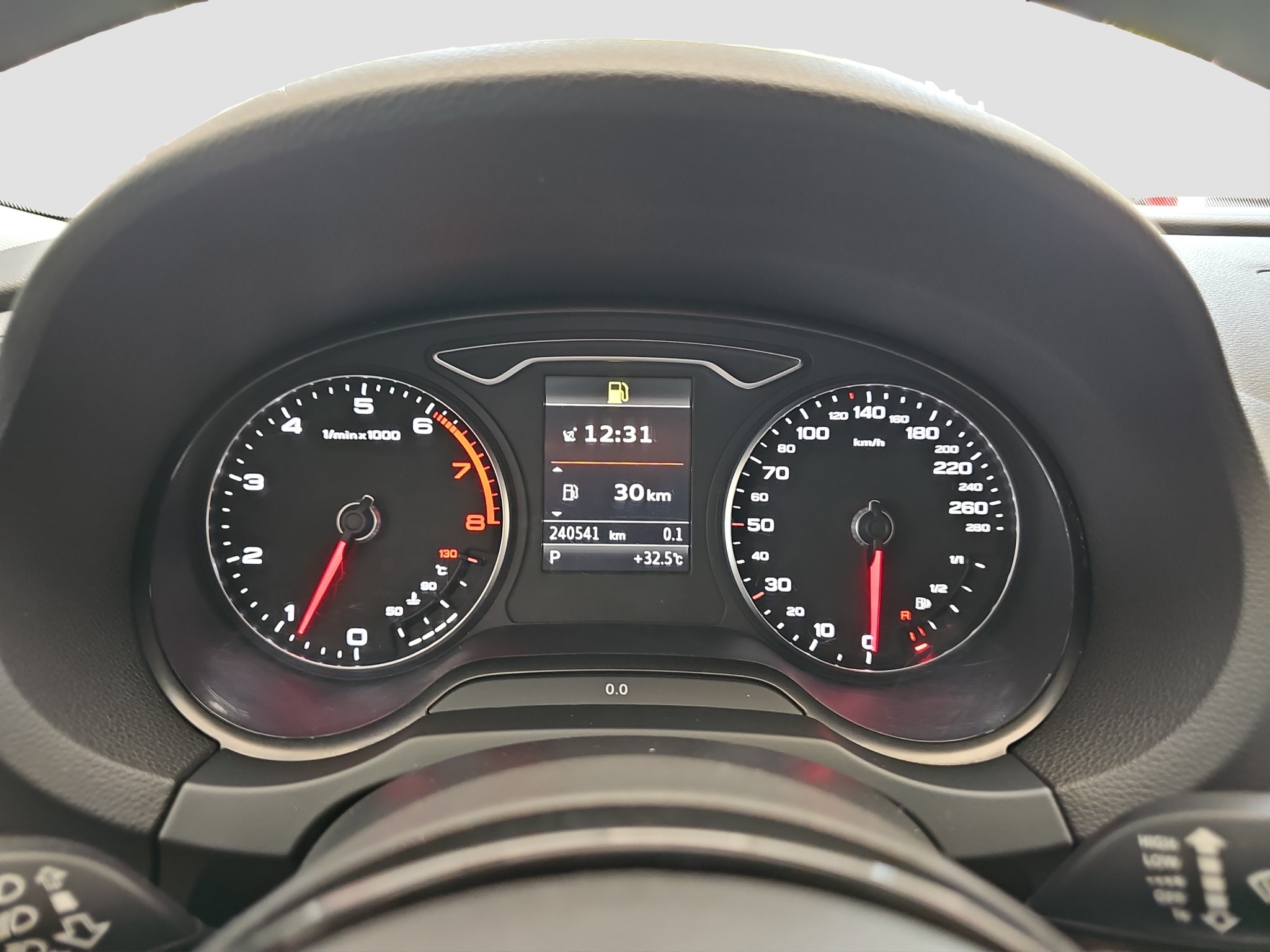 
								Audi A3 S-tronic full									