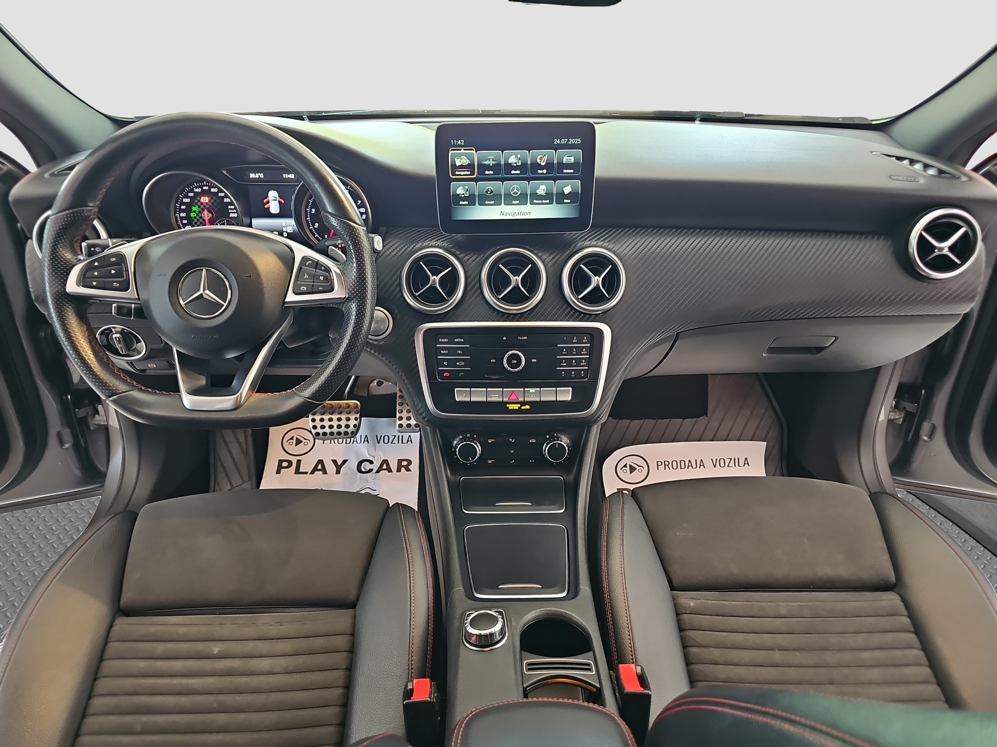 
								Mercedes Benz A 180 3 x AMG full									
