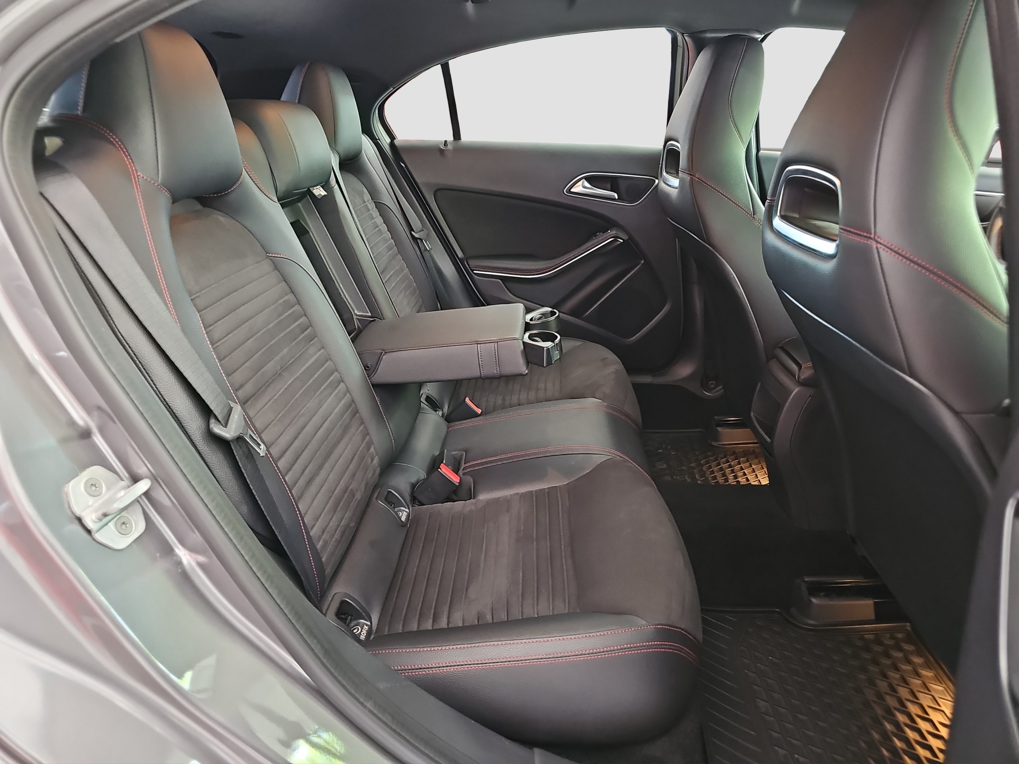 
								Mercedes Benz A 180 3 x AMG full									