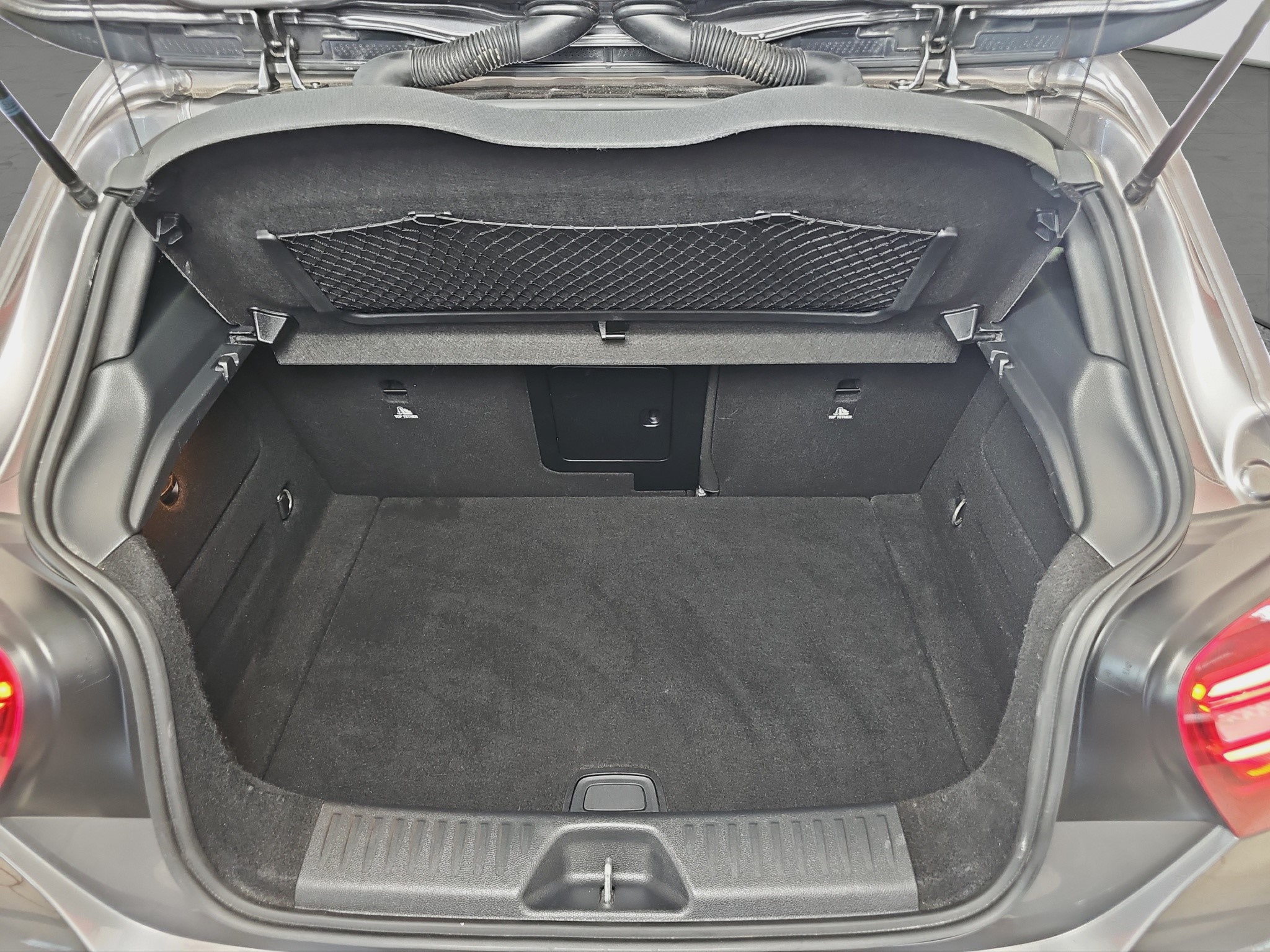 
								Mercedes Benz A 180 3 x AMG full									
