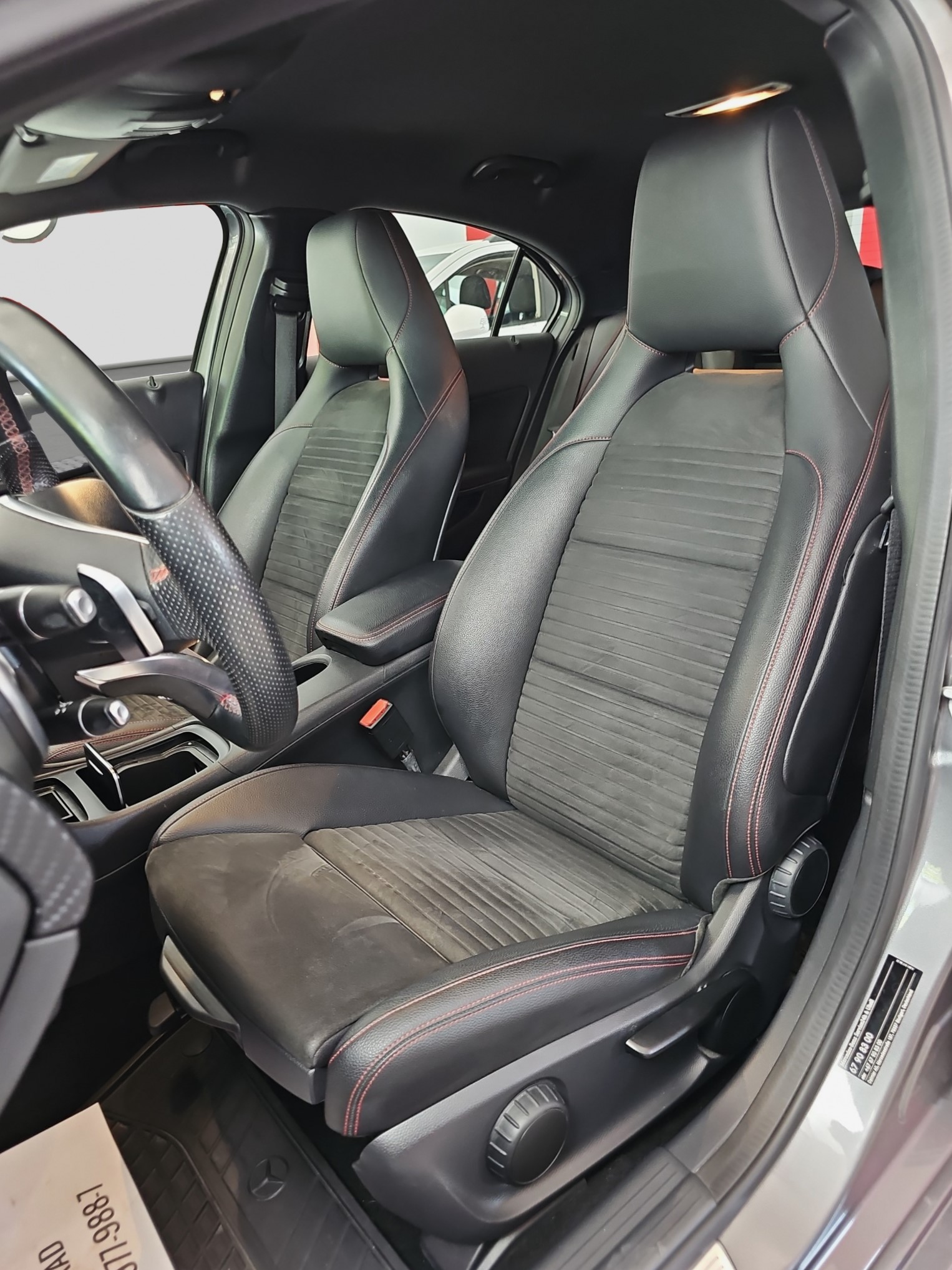 
								Mercedes Benz A 180 3 x AMG full									