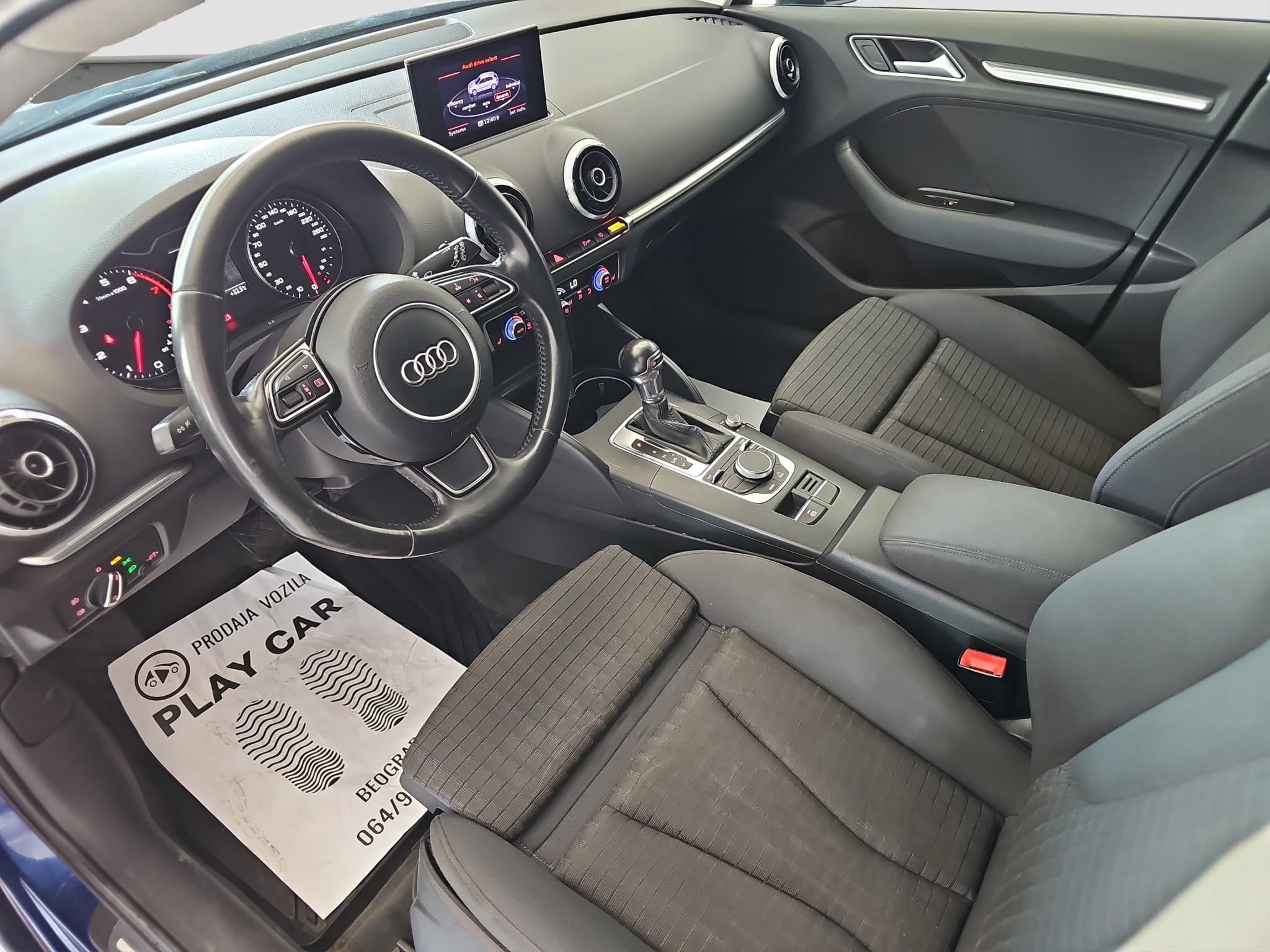 
								Audi A3 S-tronic full									