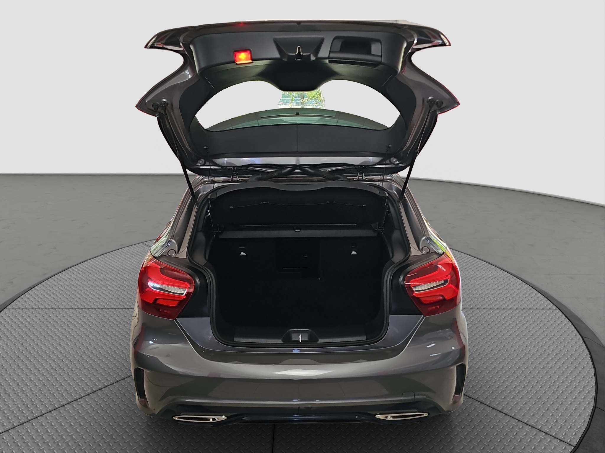
								Mercedes Benz A 180 3 x AMG full									