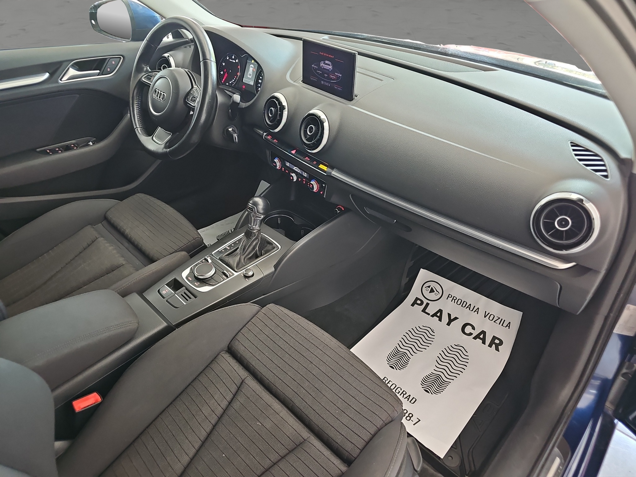 
								Audi A3 S-tronic full									