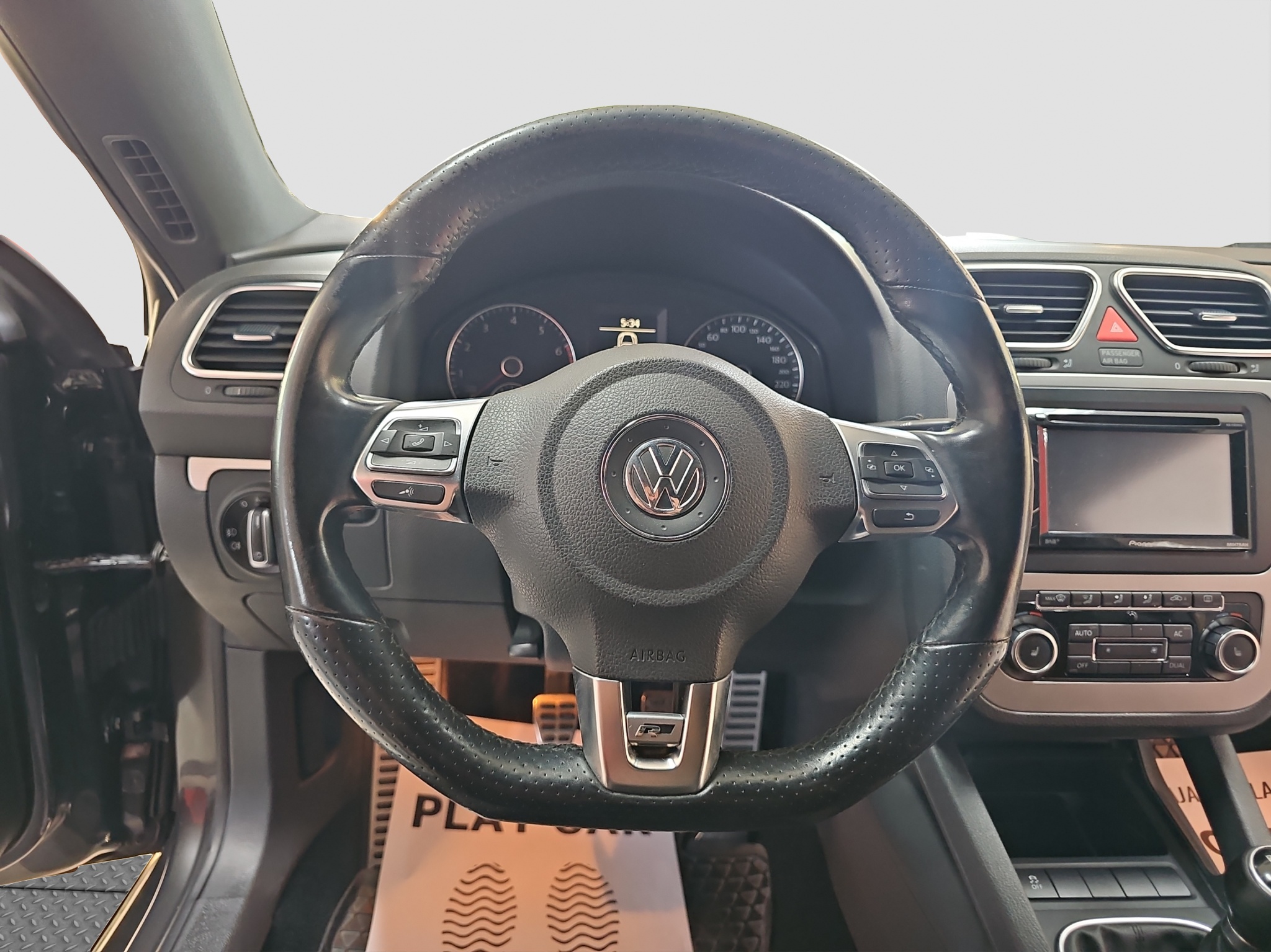 
								Volkswagen Scirocco R-line full									