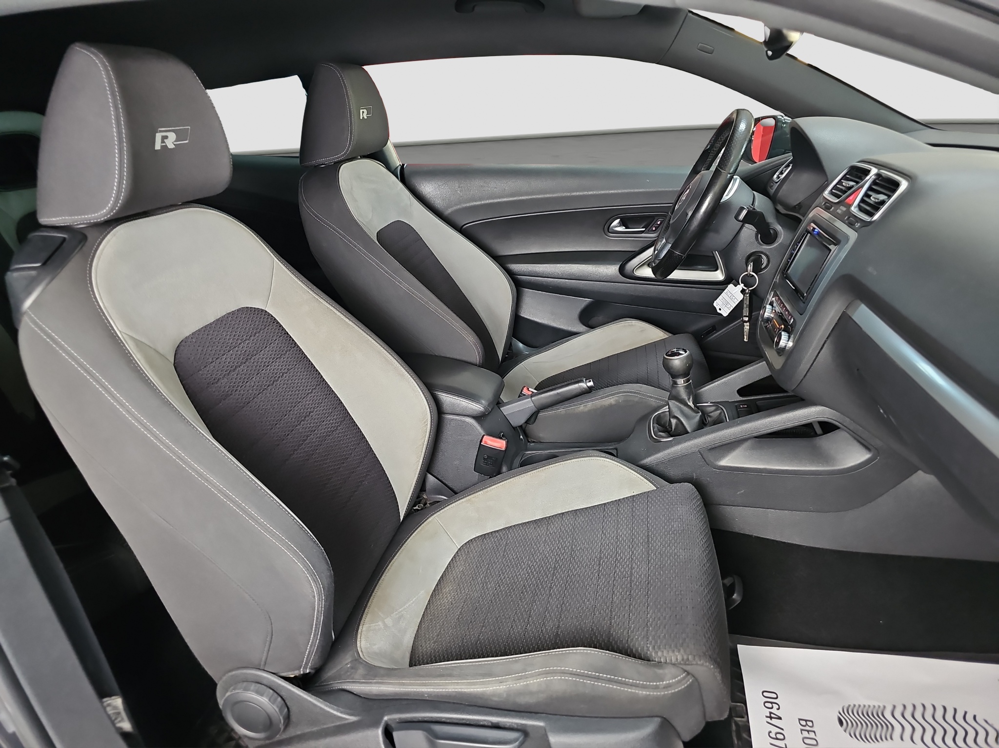 
								Volkswagen Scirocco R-line full									