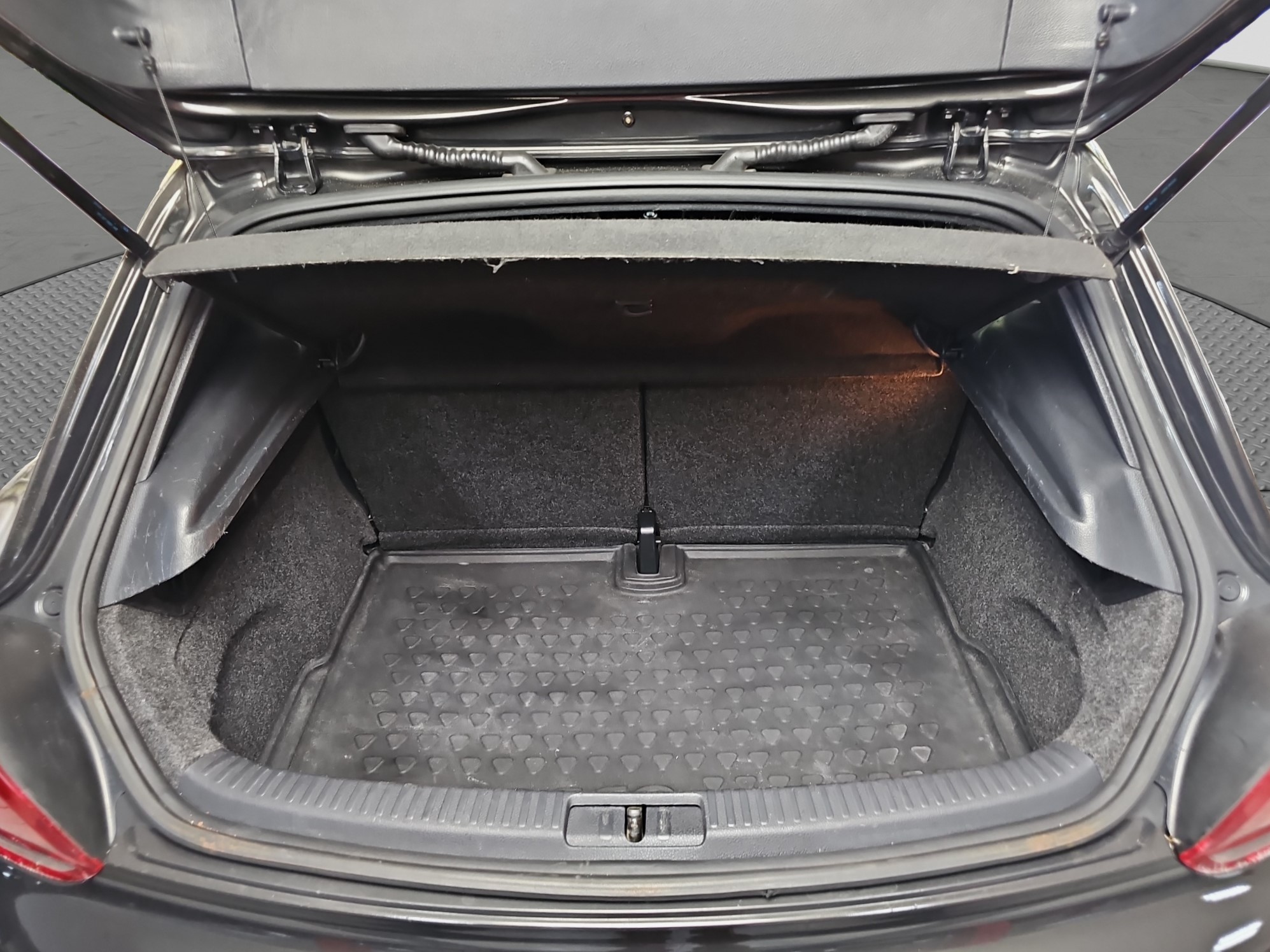 
								Volkswagen Scirocco R-line full									