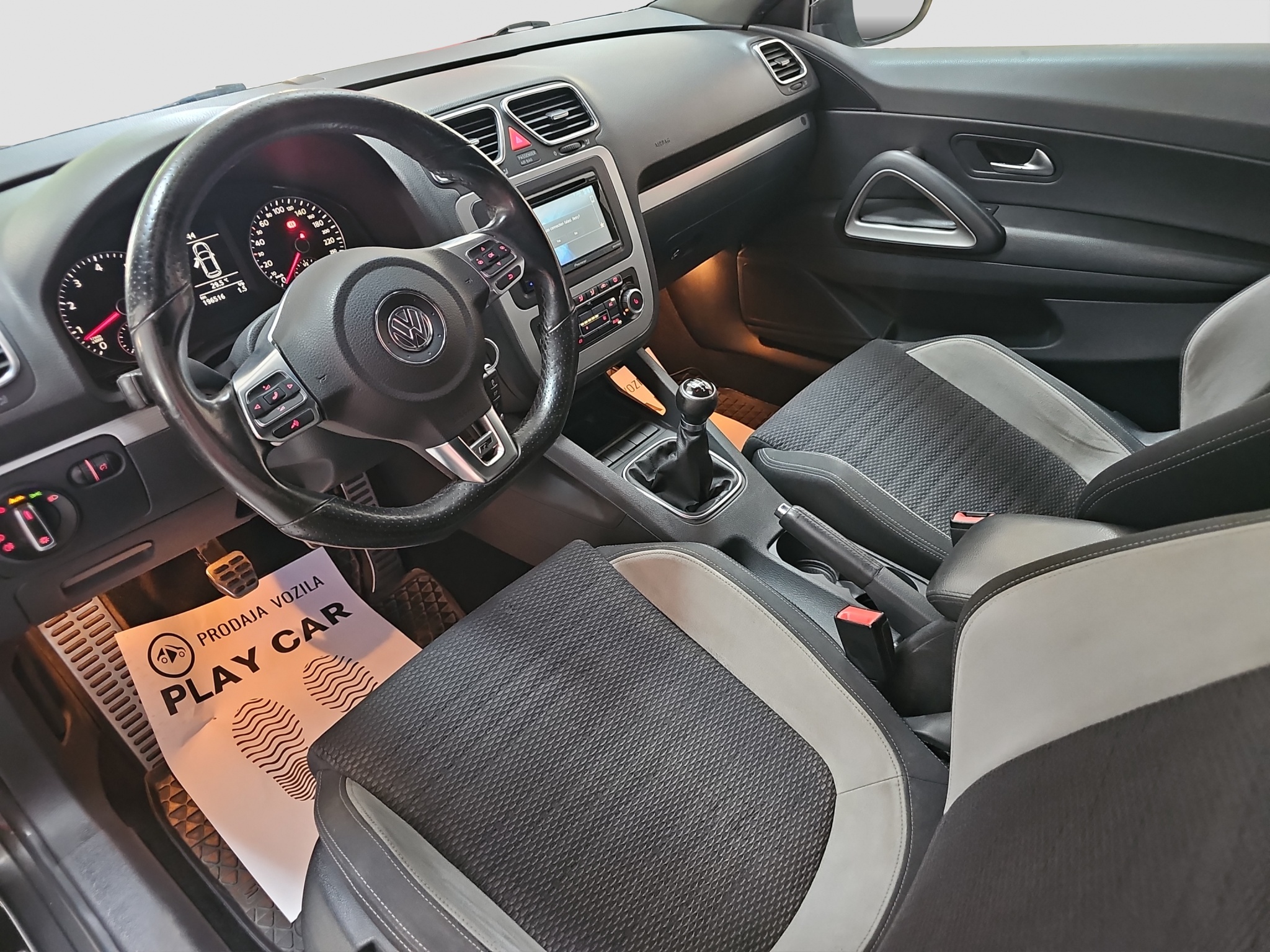 
								Volkswagen Scirocco R-line full									