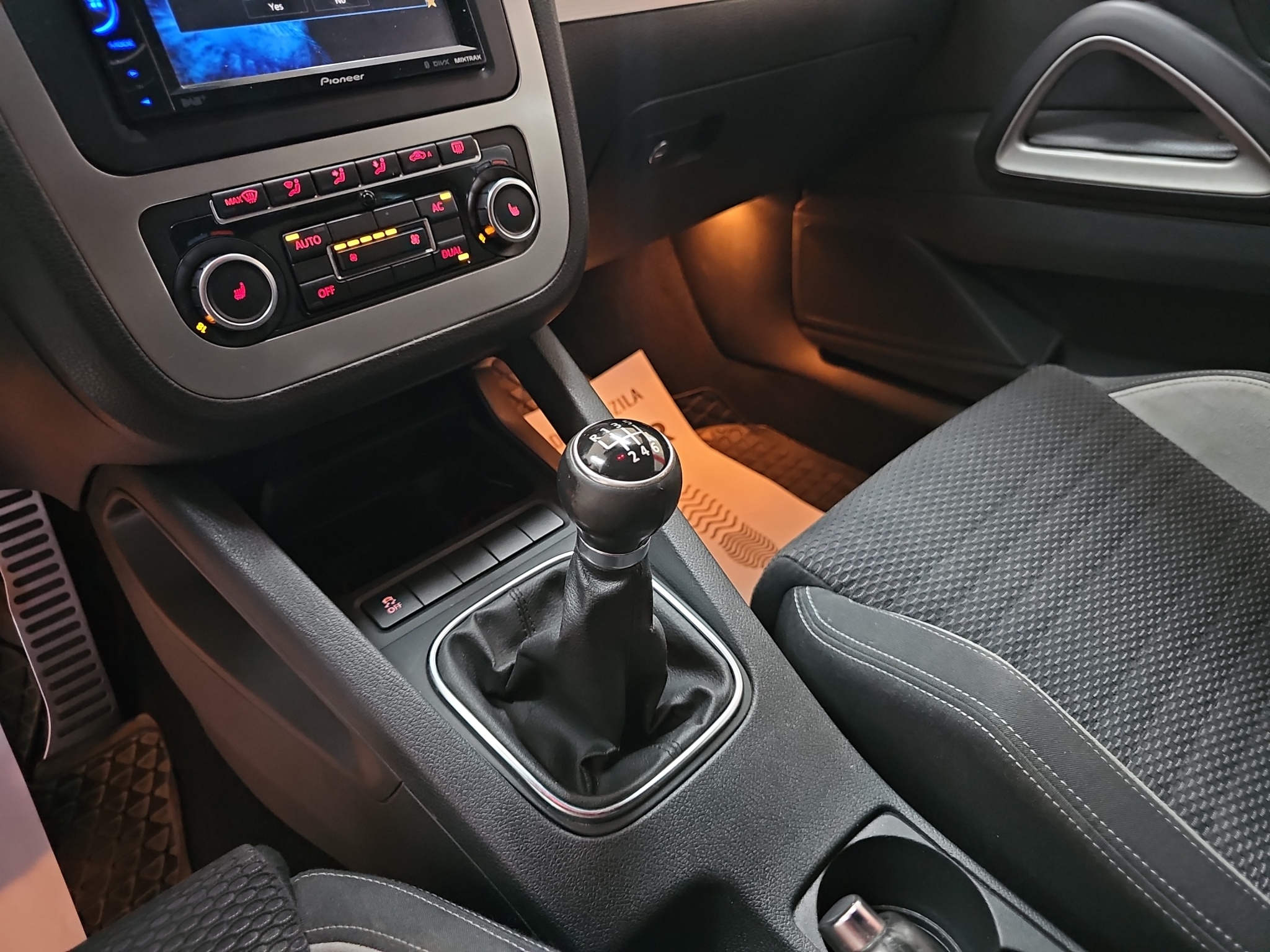 
								Volkswagen Scirocco R-line full									