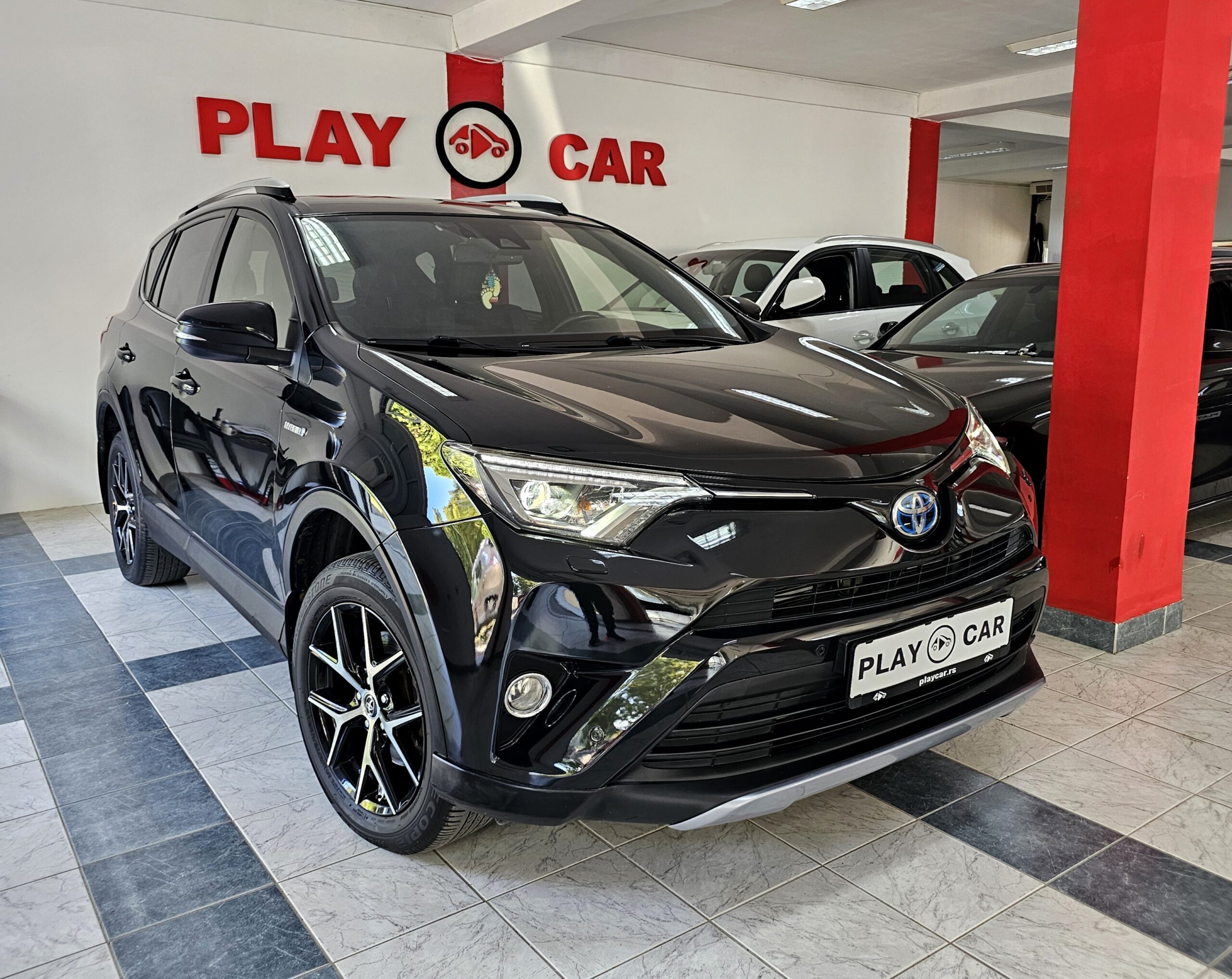 
								Toyota RAV 4 Hybrid/T0P full									