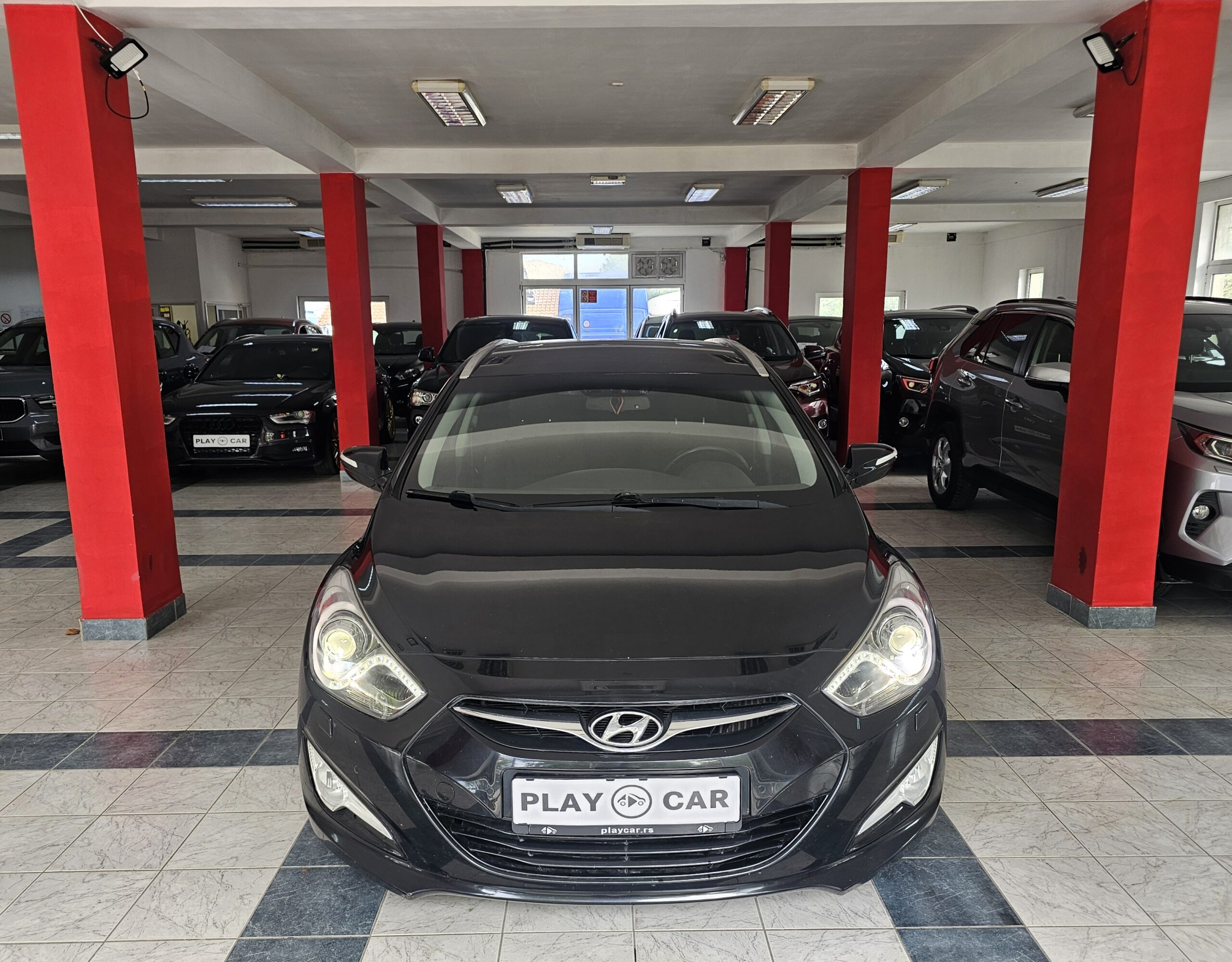 
								Hyundai i40 1.7 CRDI full									
