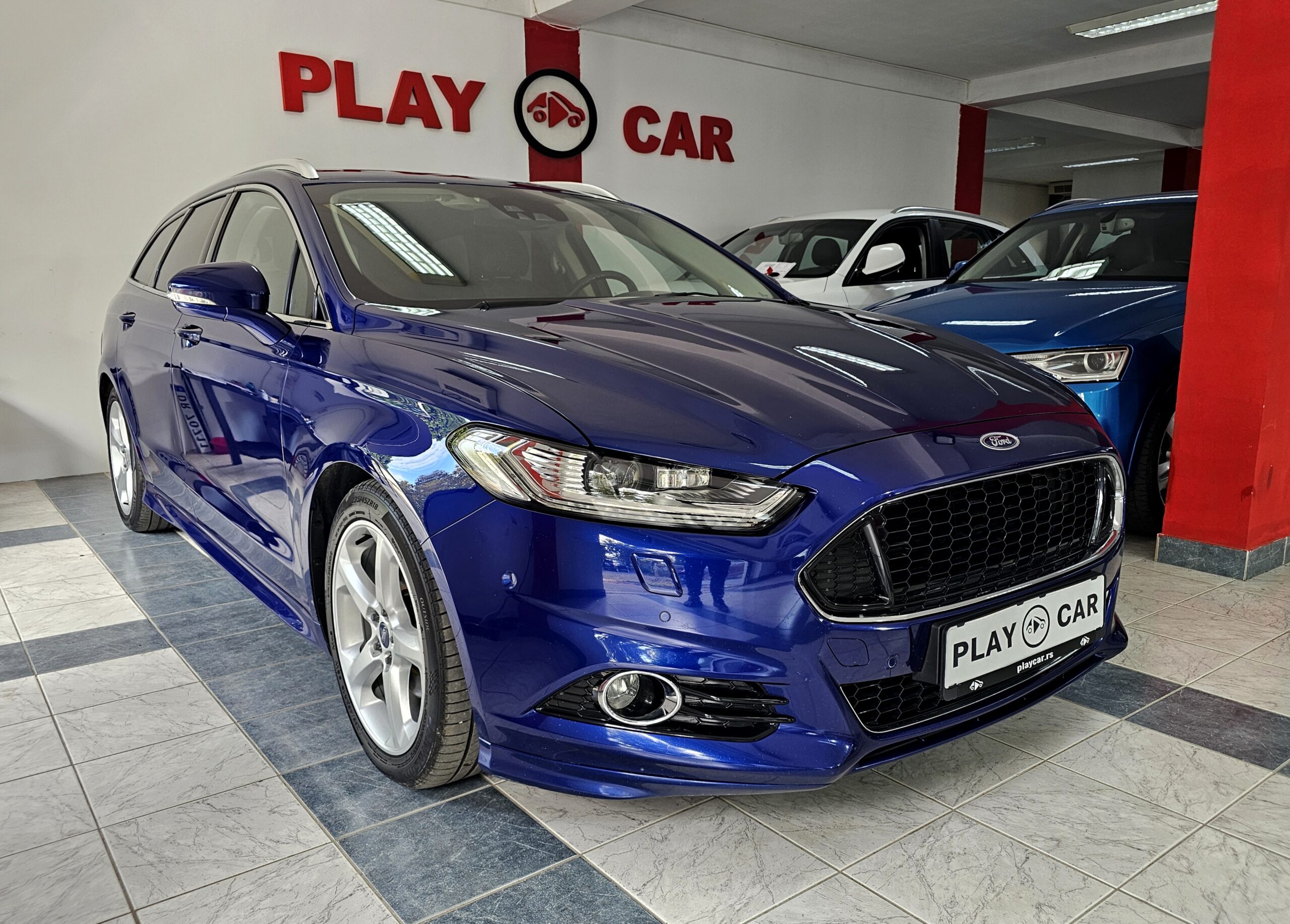 
								Ford Mondeo T0P/AUT full									