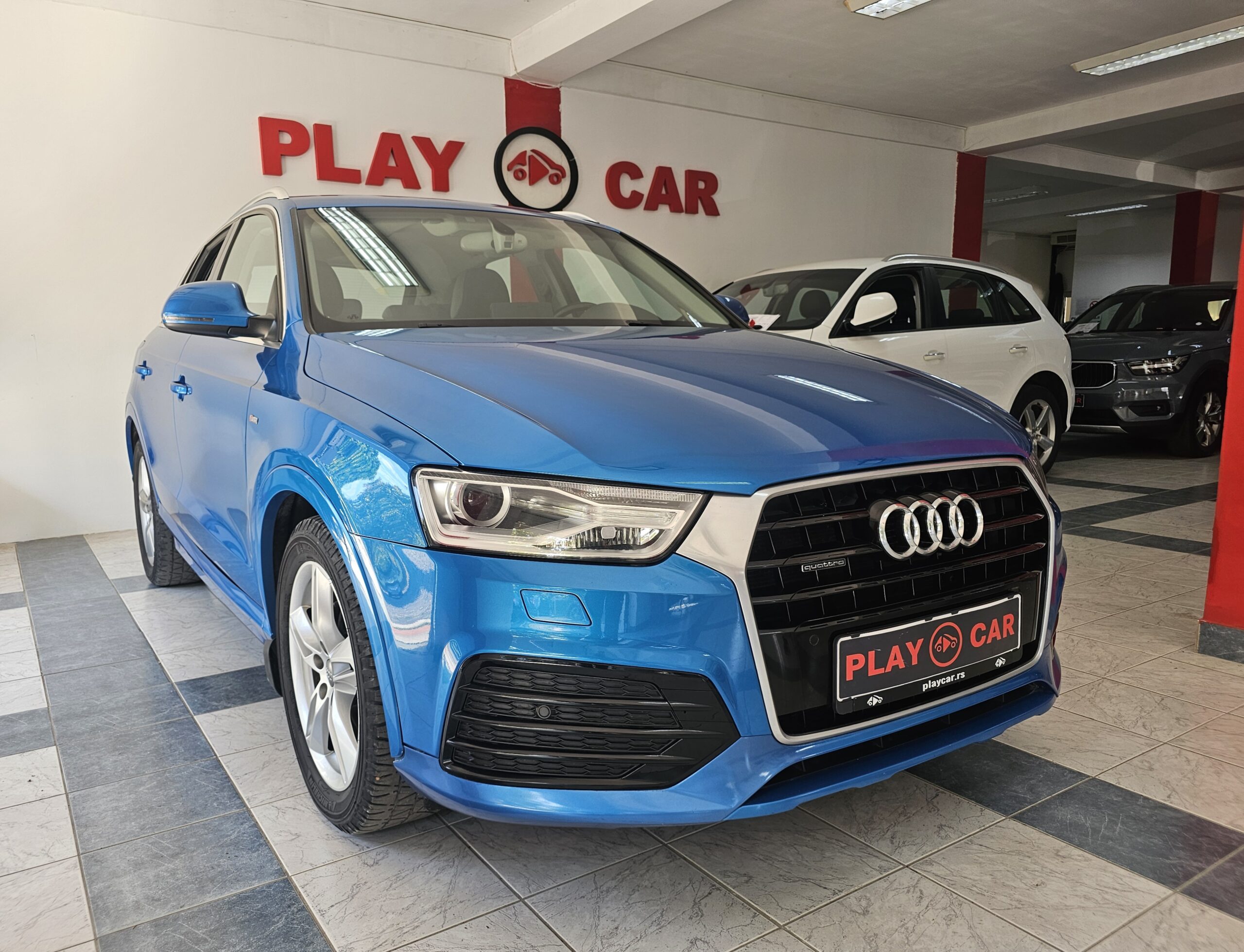 
								Audi Q3 S-line/4×4 full									
