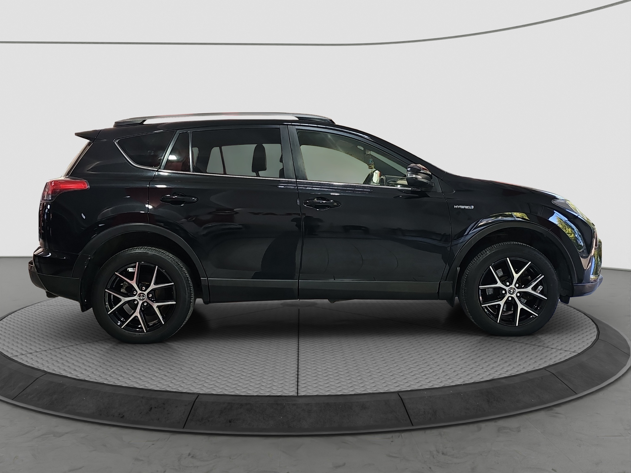 
								Toyota RAV 4 Hybrid/T0P full									