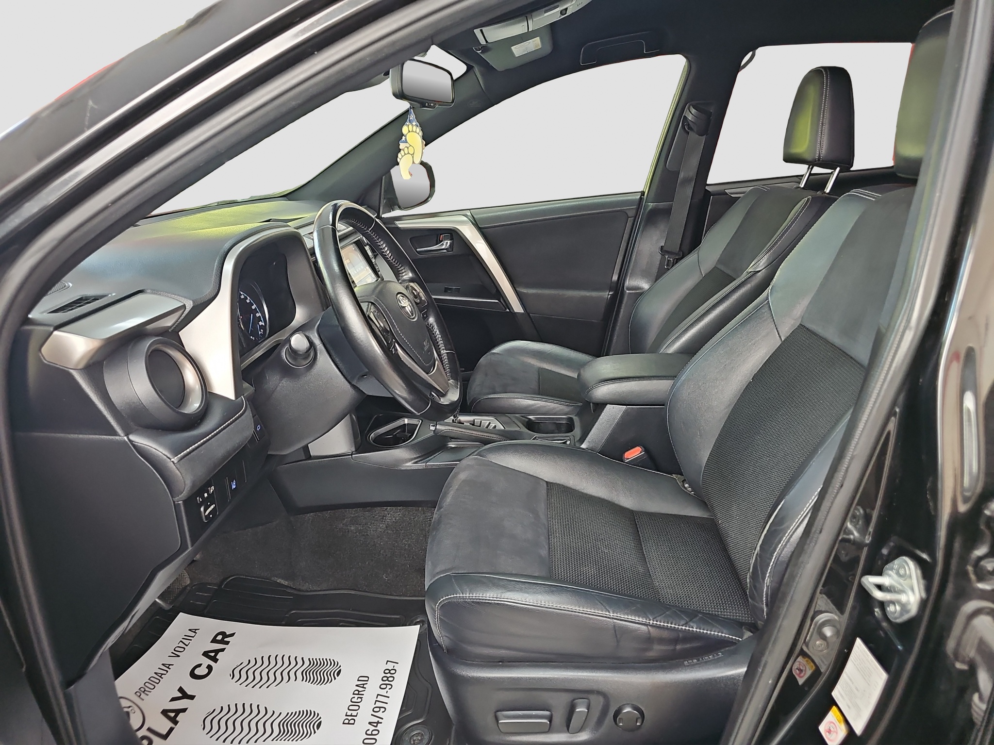 
								Toyota RAV 4 Hybrid/T0P full									