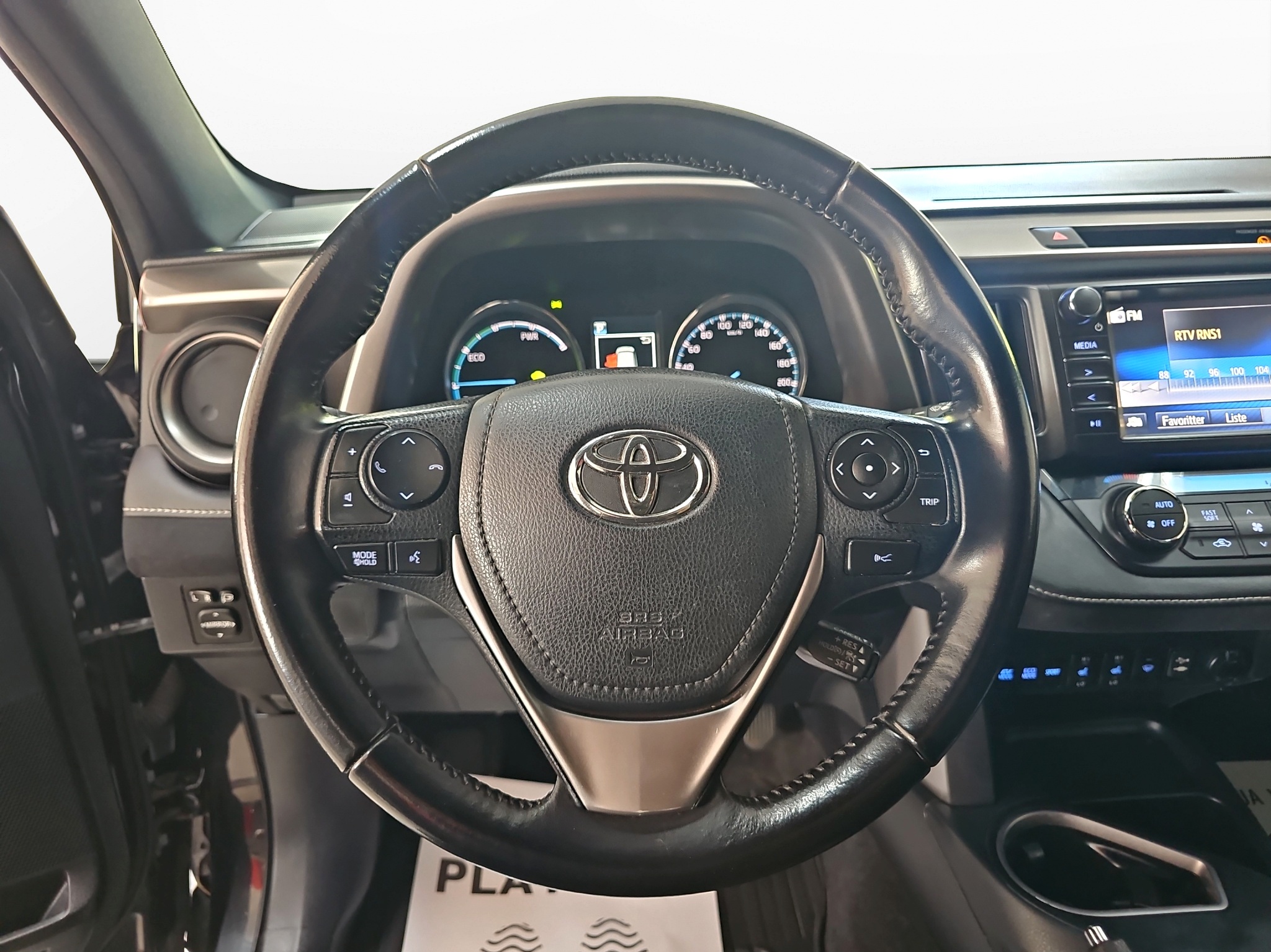 
								Toyota RAV 4 Hybrid/T0P full									