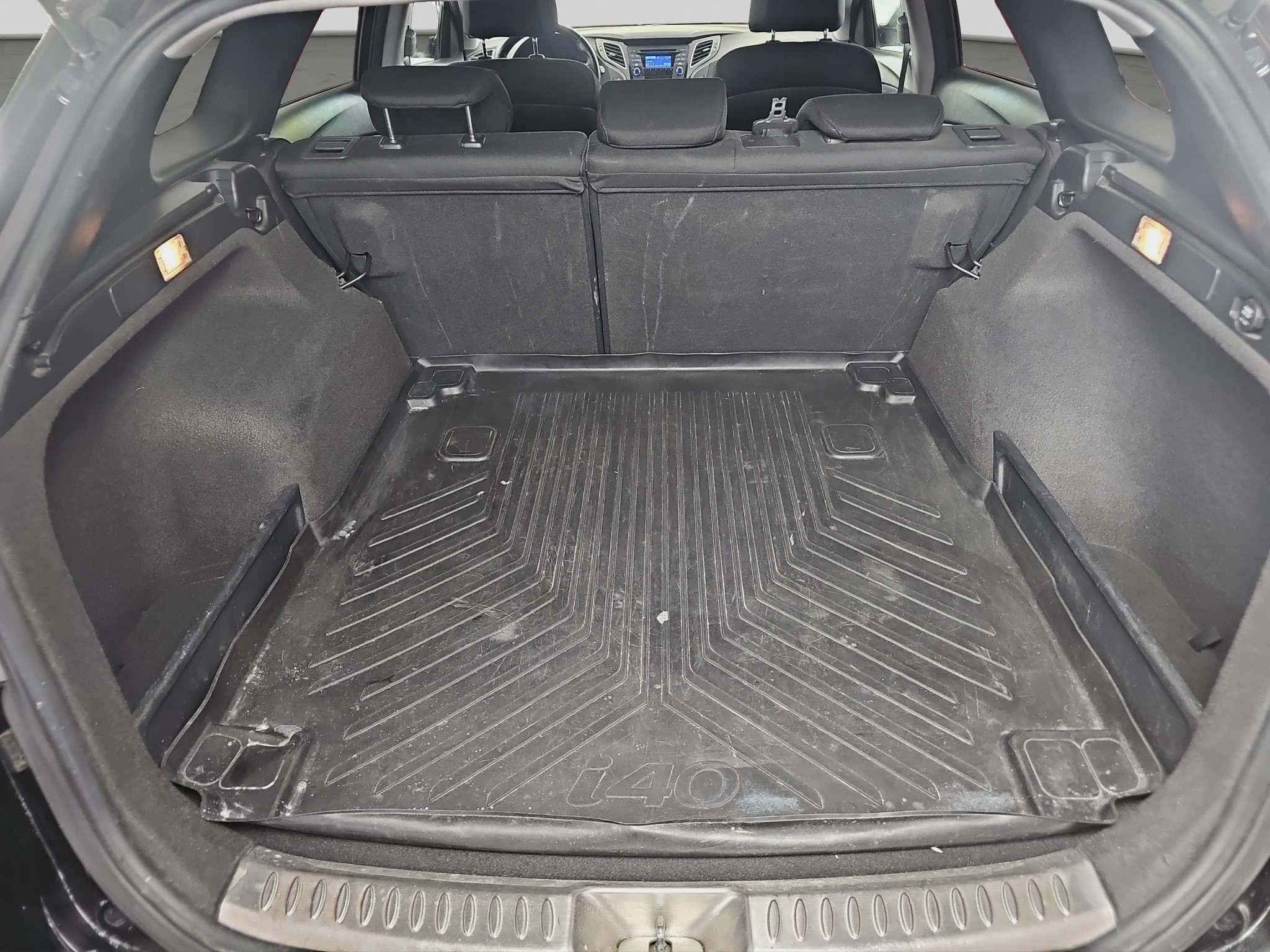
								Hyundai i40 1.7 CRDI full									