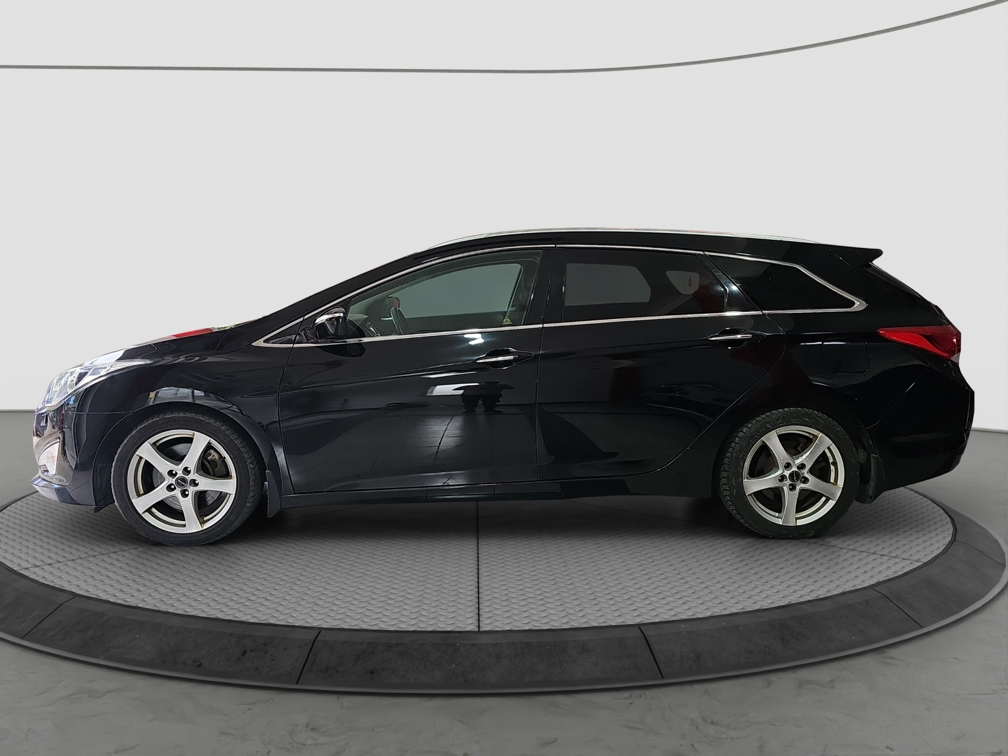 
								Hyundai i40 1.7 CRDI full									