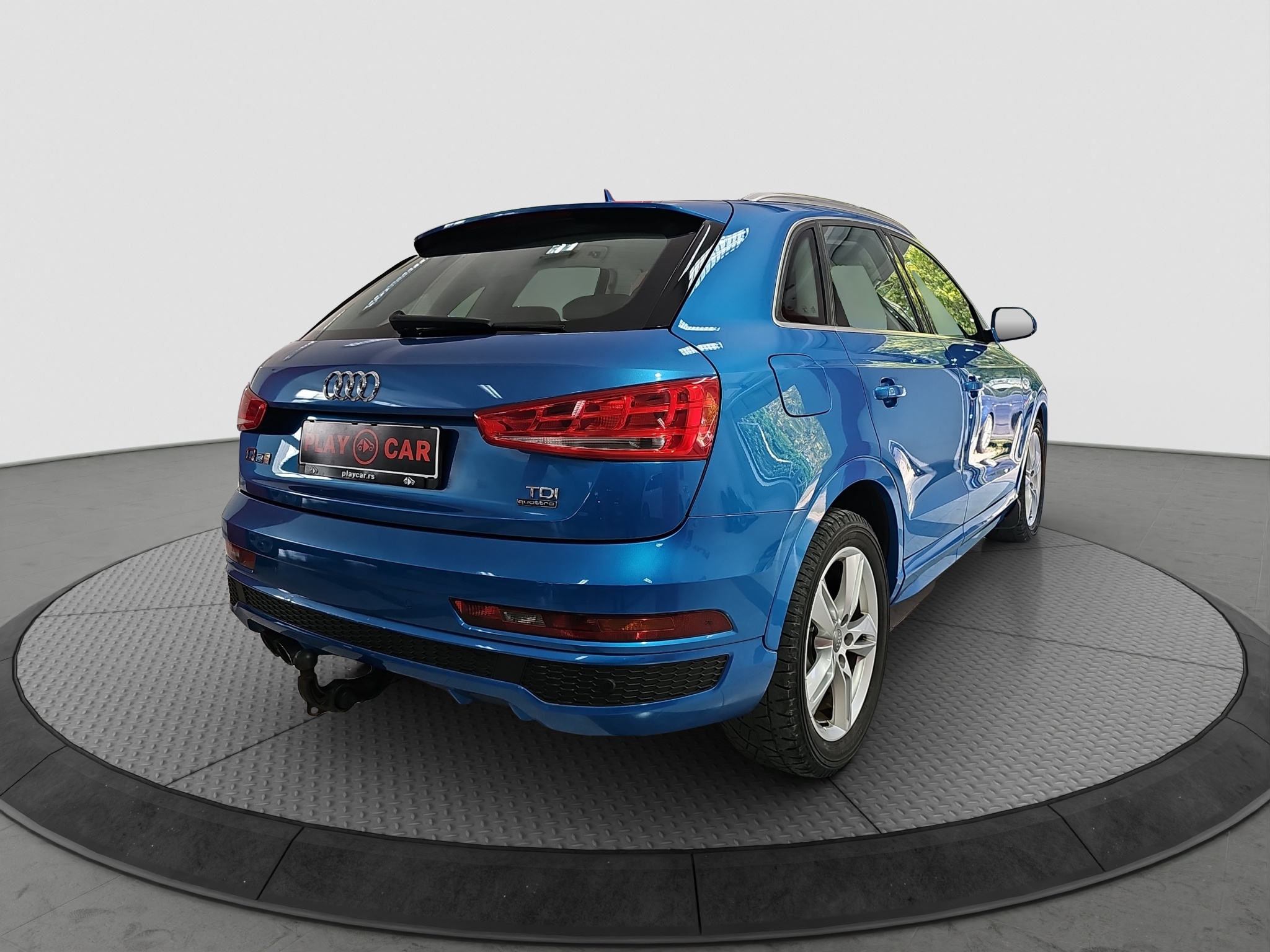 
								Audi Q3 S-line/4×4 full									