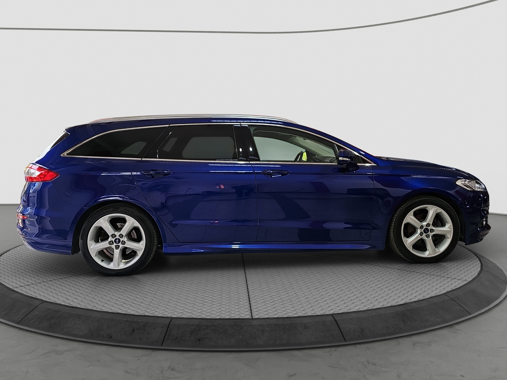 
								Ford Mondeo T0P/AUT full									