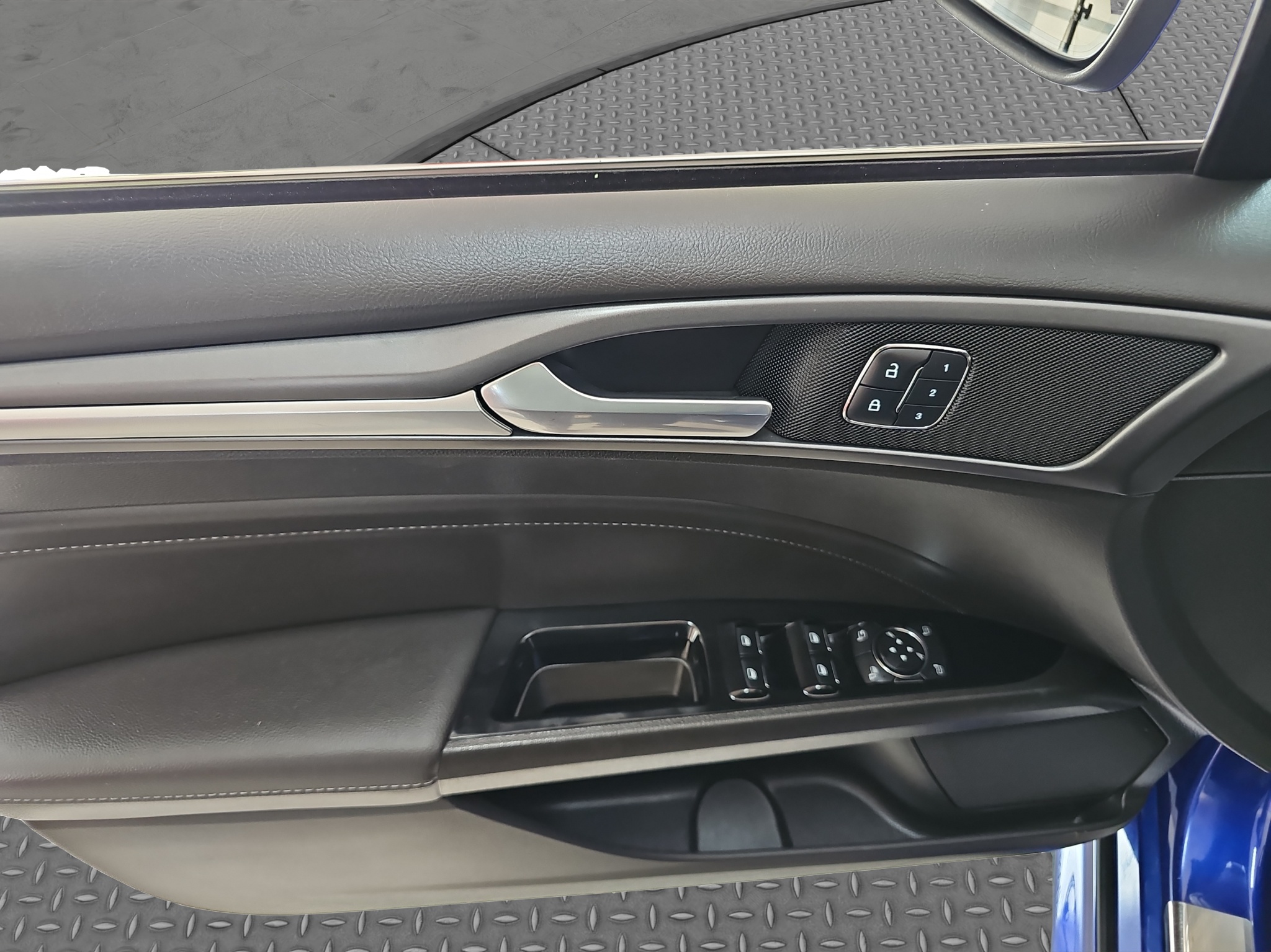 
								Ford Mondeo T0P/AUT full									