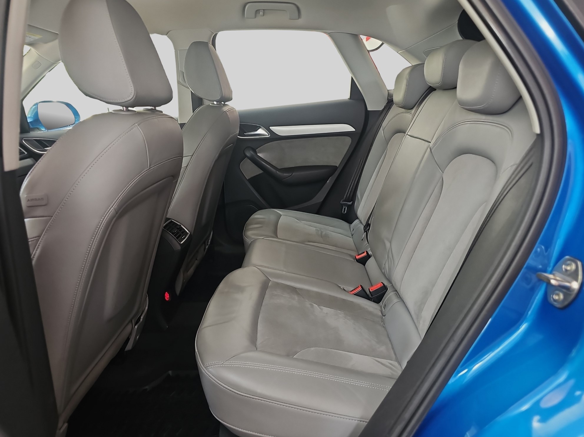 
								Audi Q3 S-line/4×4 full									
