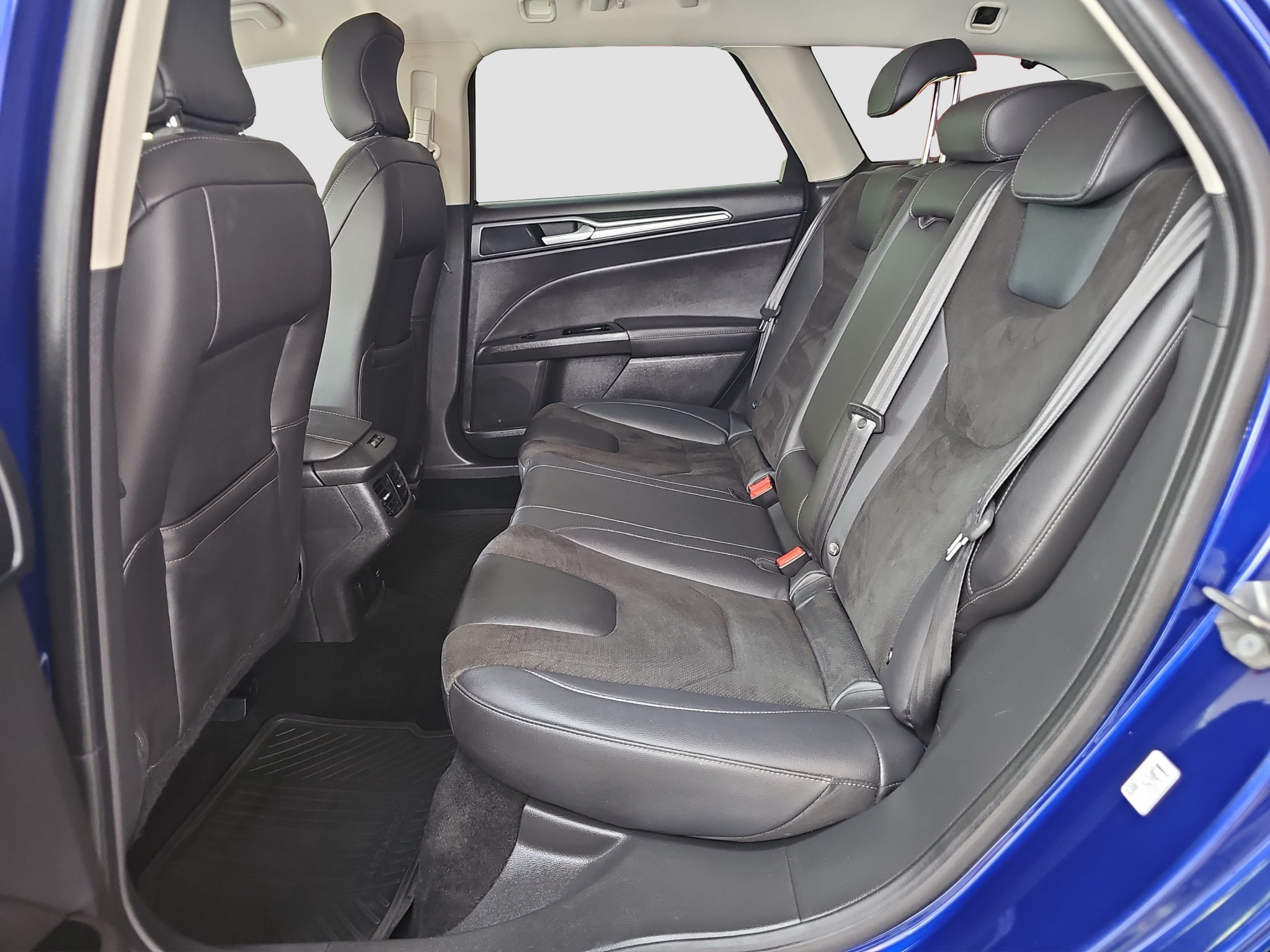 
								Ford Mondeo T0P/AUT full									