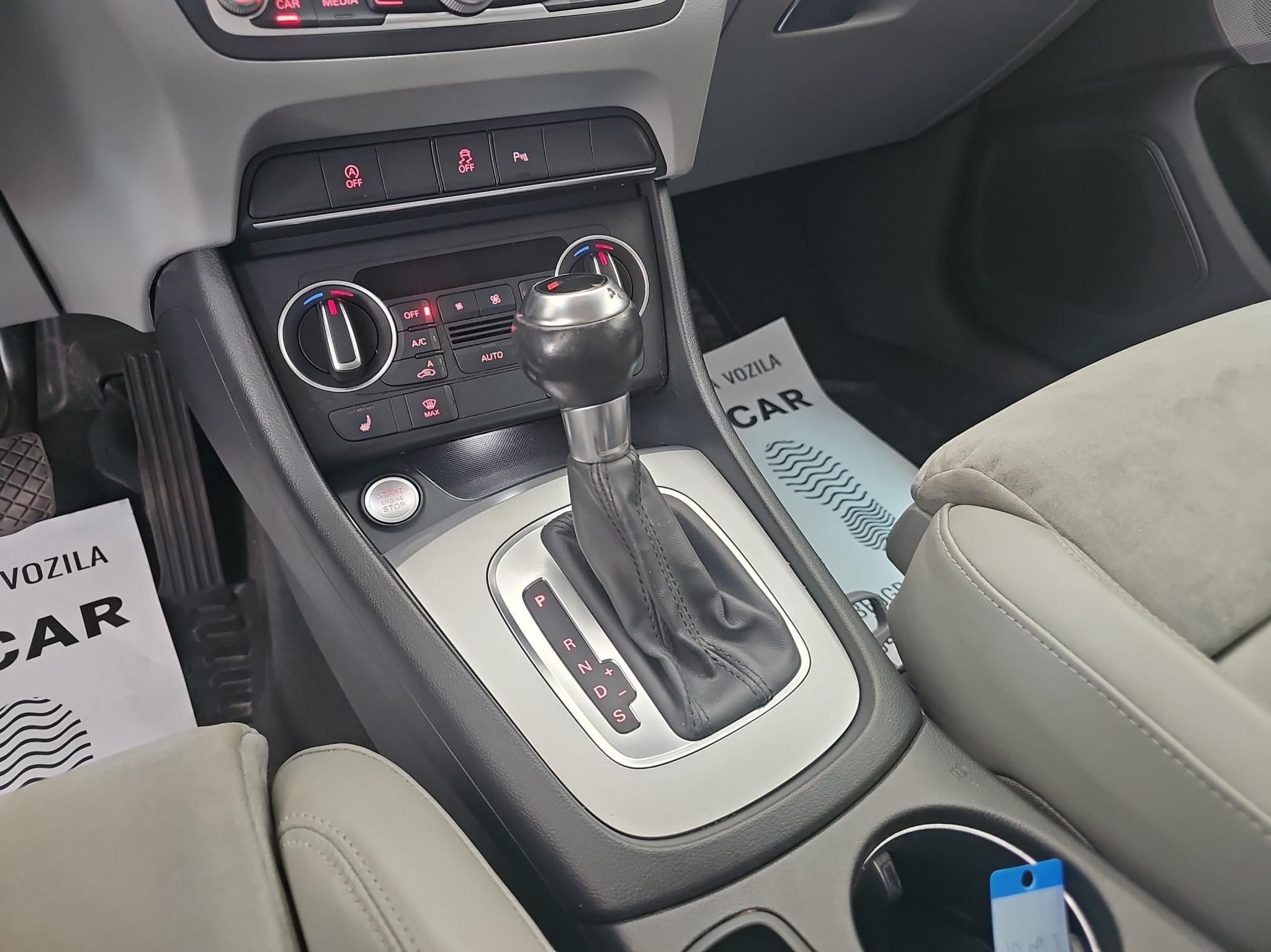
								Audi Q3 S-line/4×4 full									