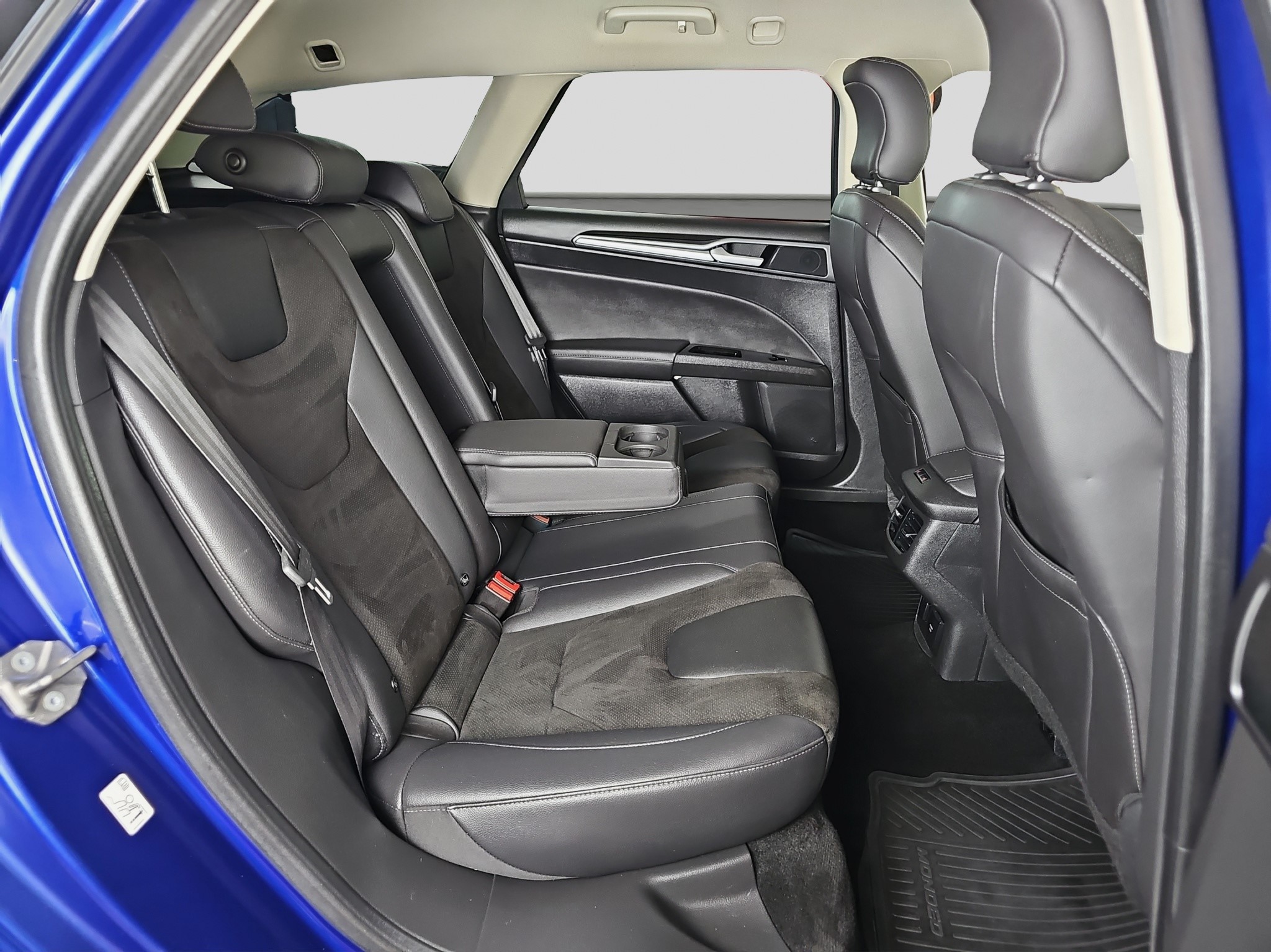 
								Ford Mondeo T0P/AUT full									