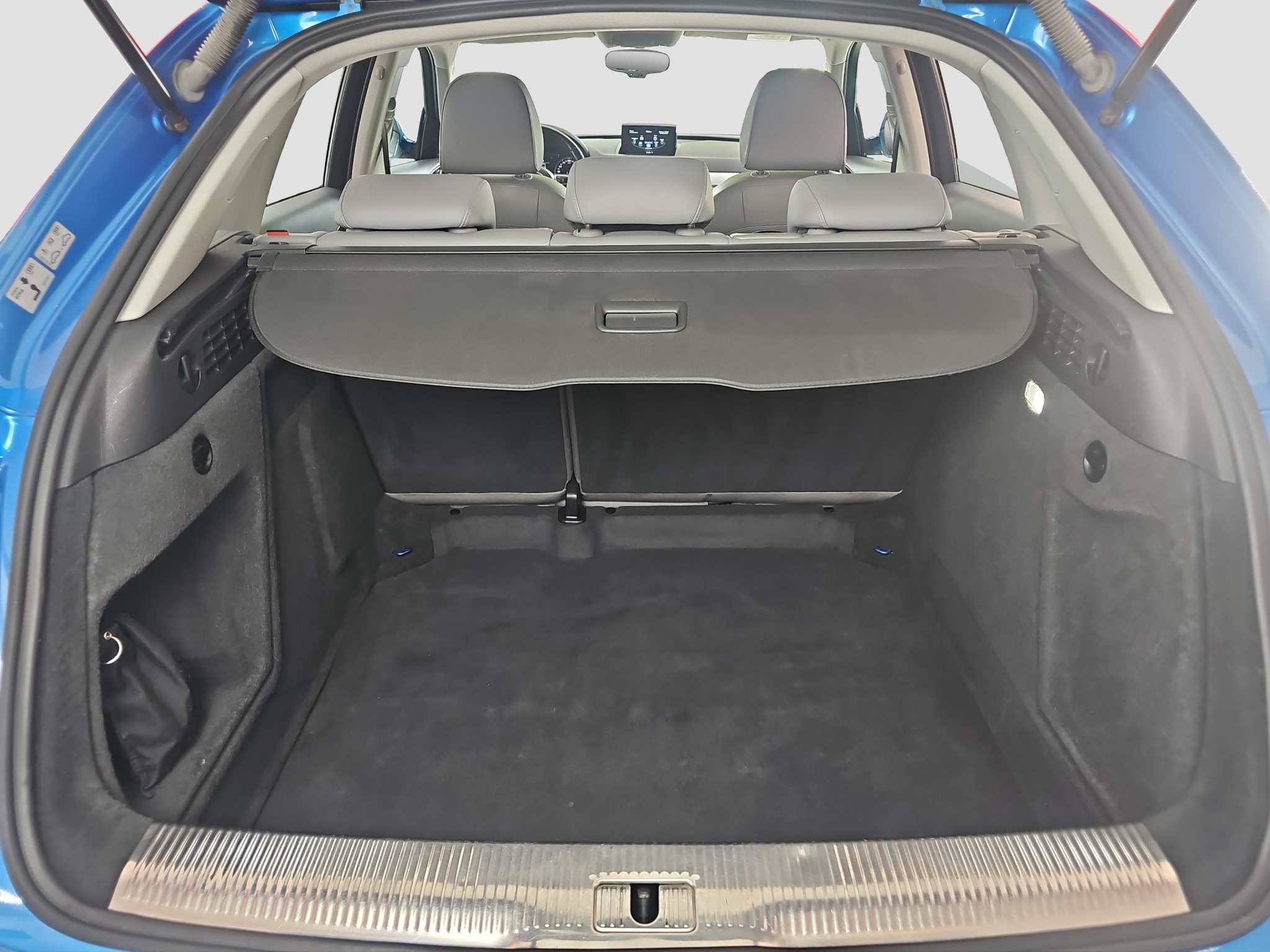 
								Audi Q3 S-line/4×4 full									