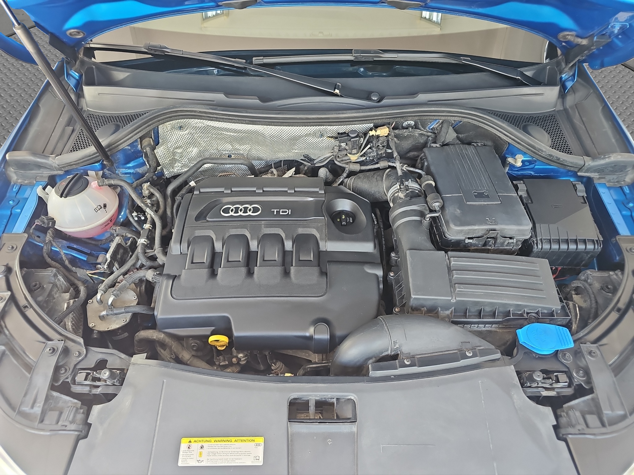 
								Audi Q3 S-line/4×4 full									