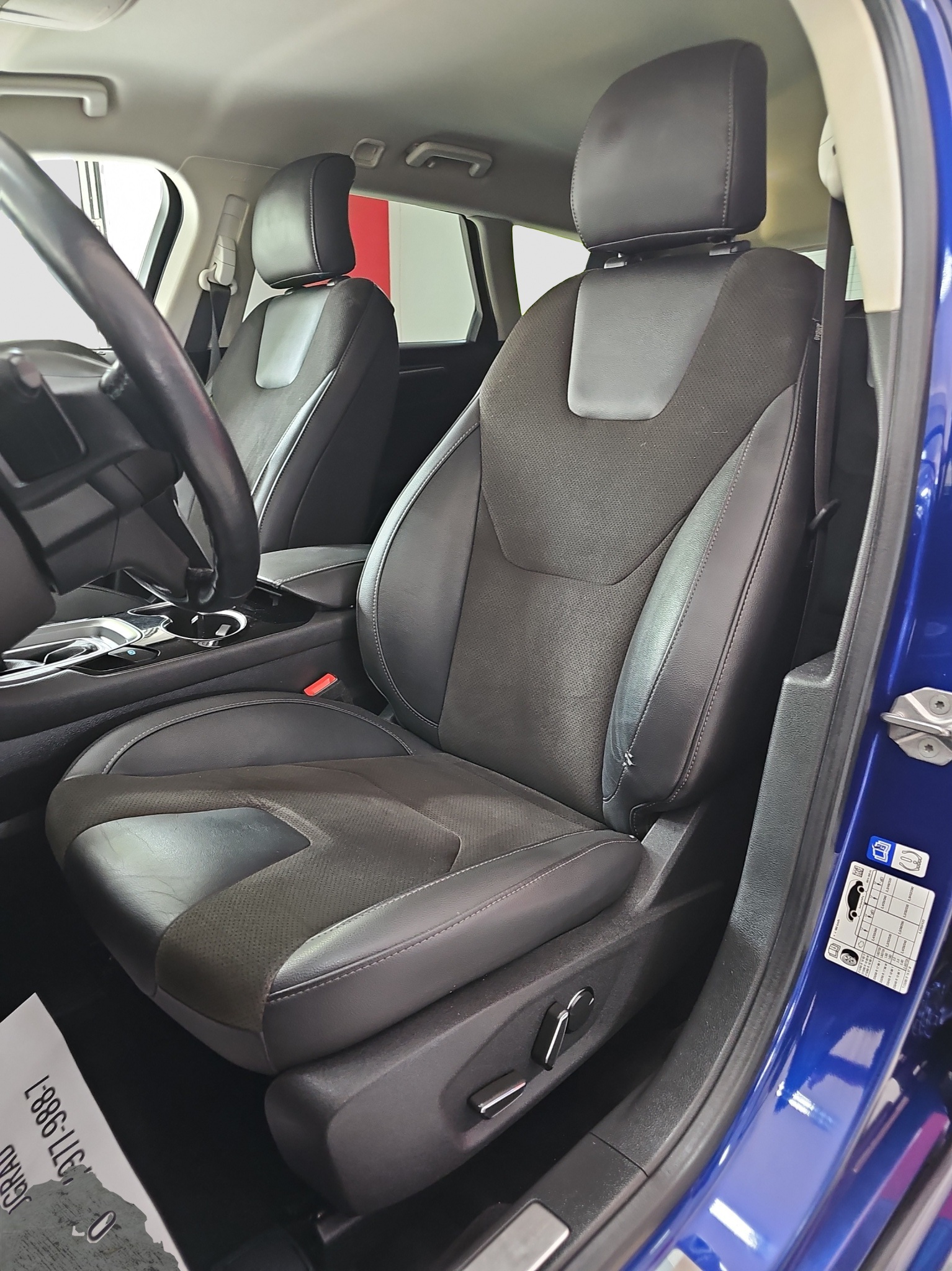 
								Ford Mondeo T0P/AUT full									