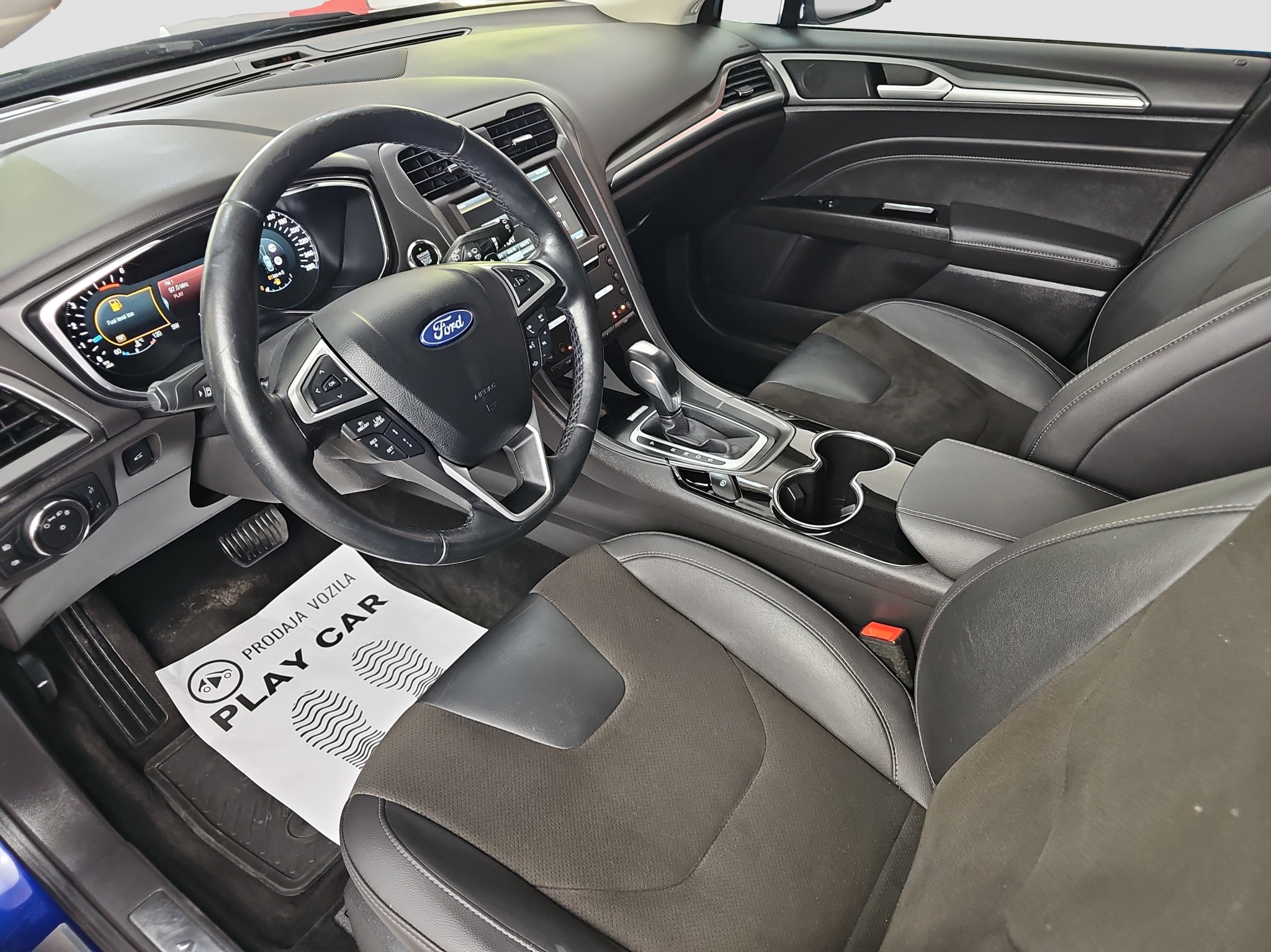 
								Ford Mondeo T0P/AUT full									