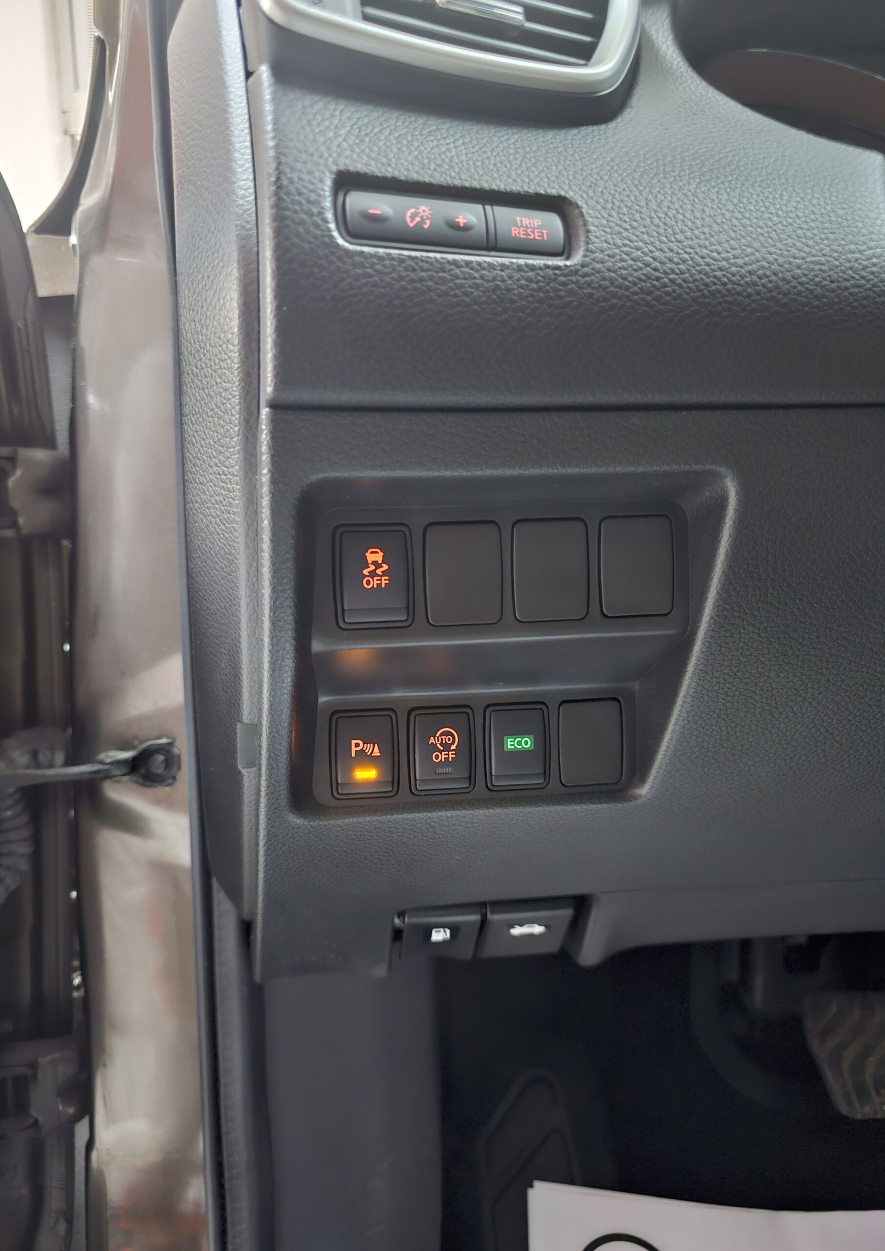 
								Nissan Qashqai TEKNA/PAN0/AUT0 full									