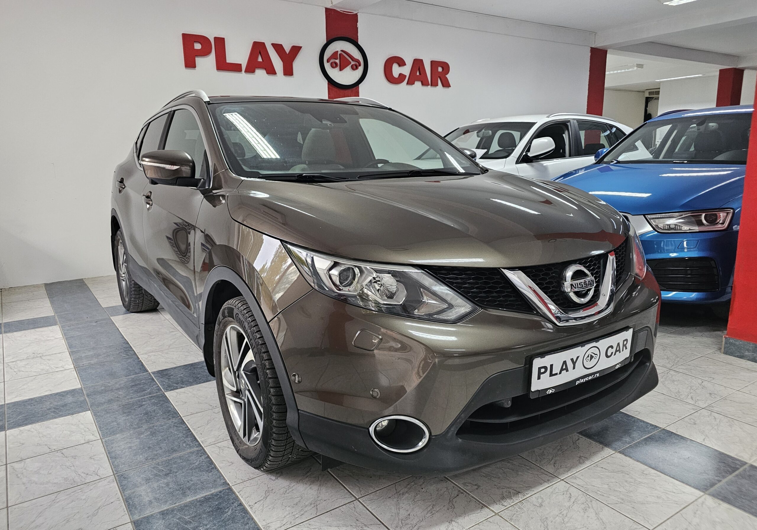 
								Nissan Qashqai TEKNA/PAN0/AUT0 full									