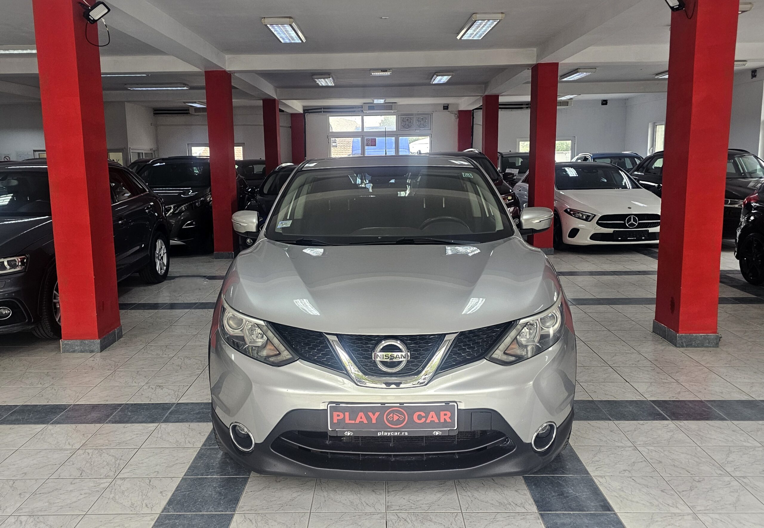 
								Nissan Qashqai full									