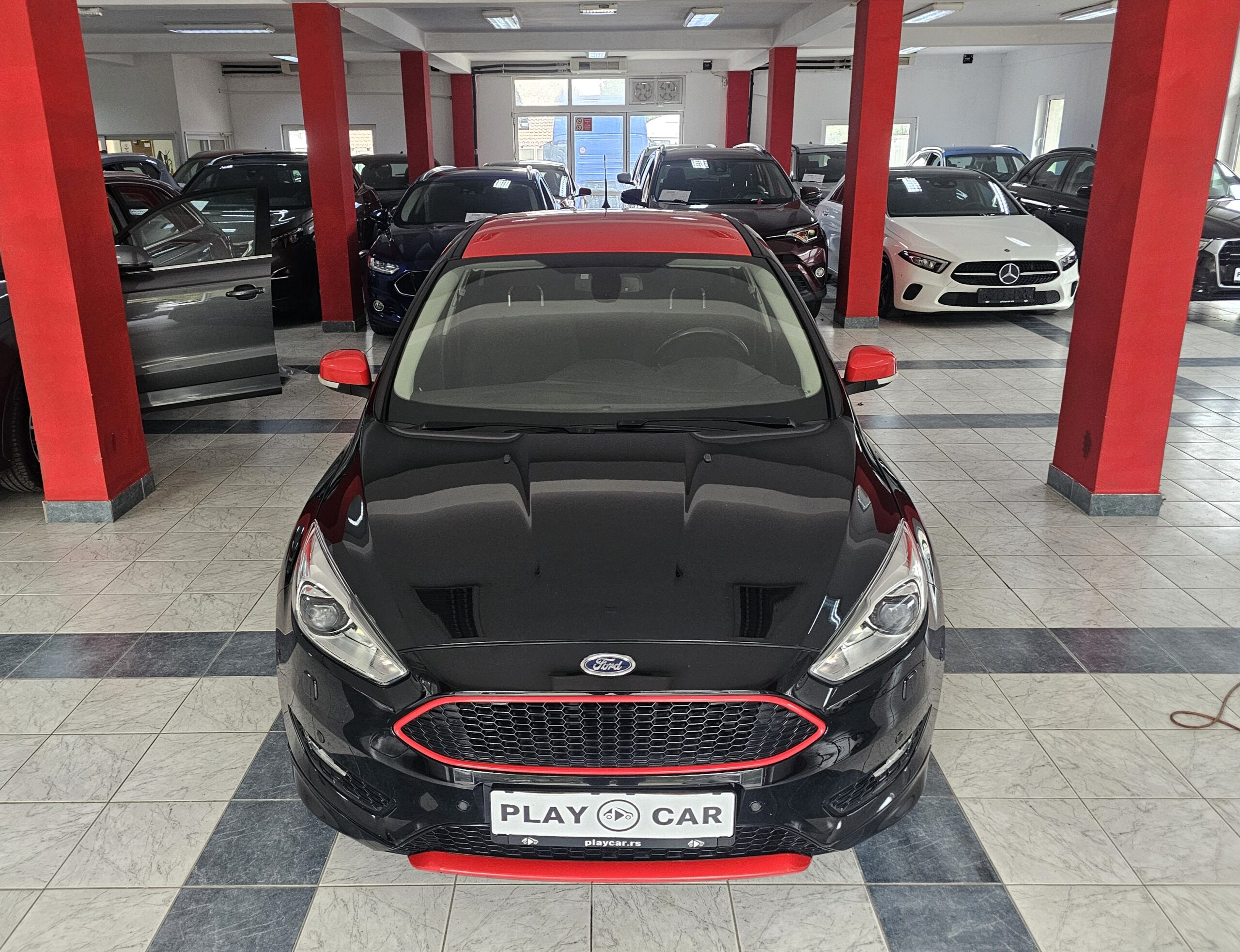
								Ford Focus RED-BLACK.EDITION full									