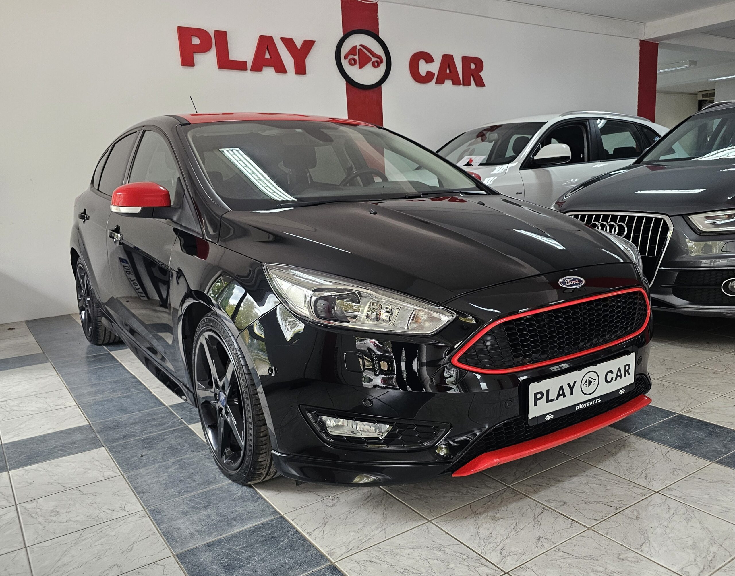 
								Ford Focus RED-BLACK.EDITION full									