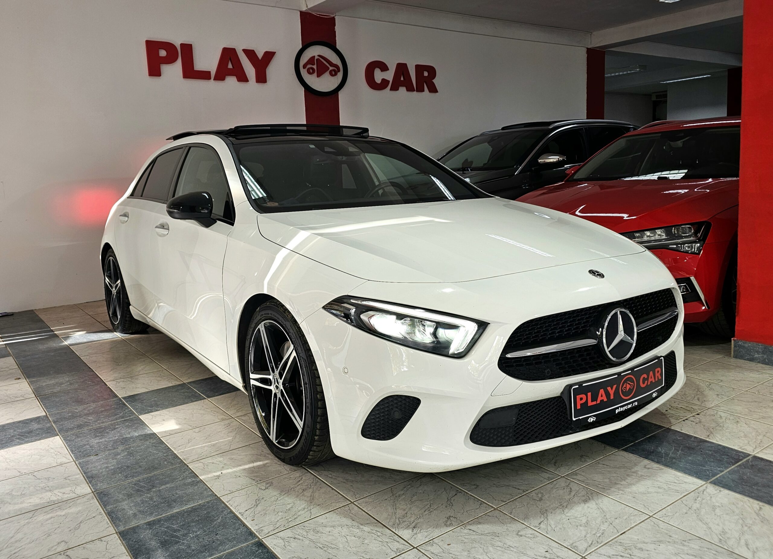 
								Mercedes Benz A 200 N0V/POKR.KROV full									